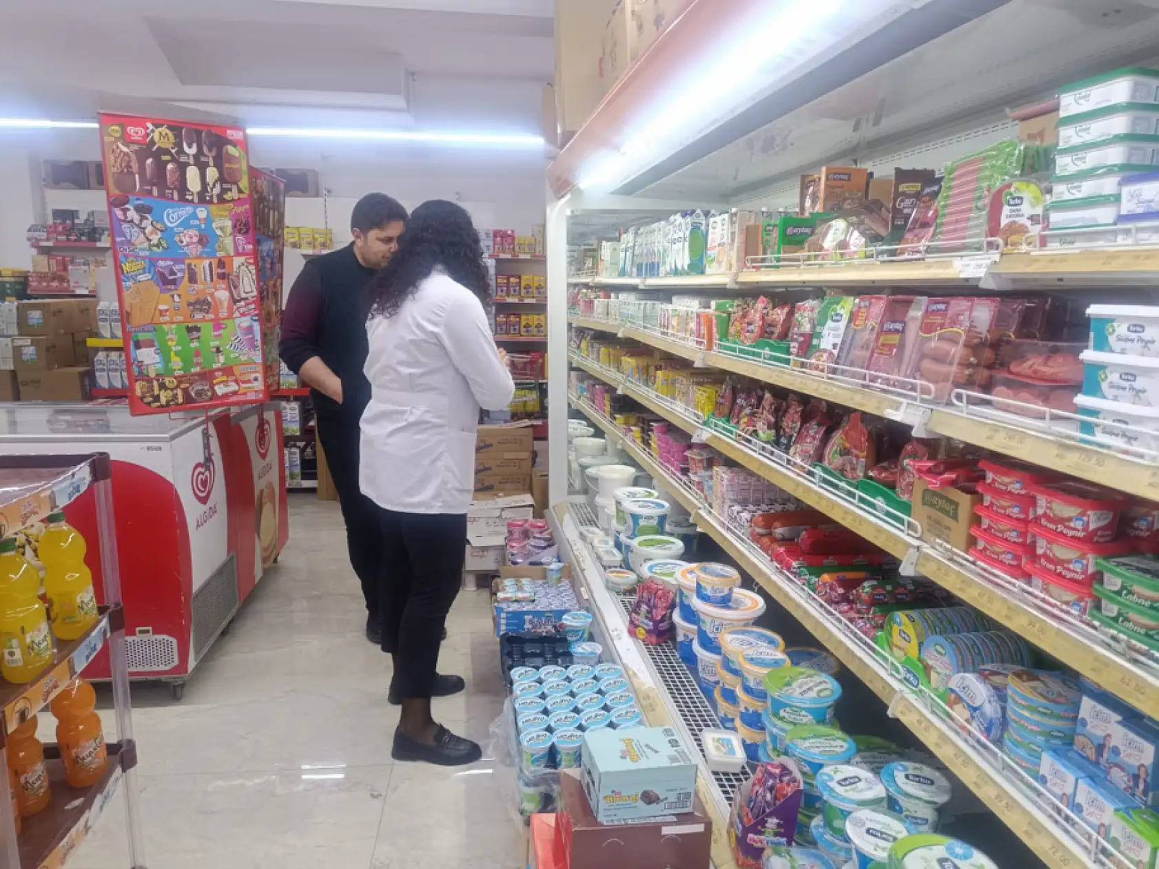 Ağrı'da gıda denetimleri sıklaştırıldı, ekipler raflardaki ürünleri inceliyor