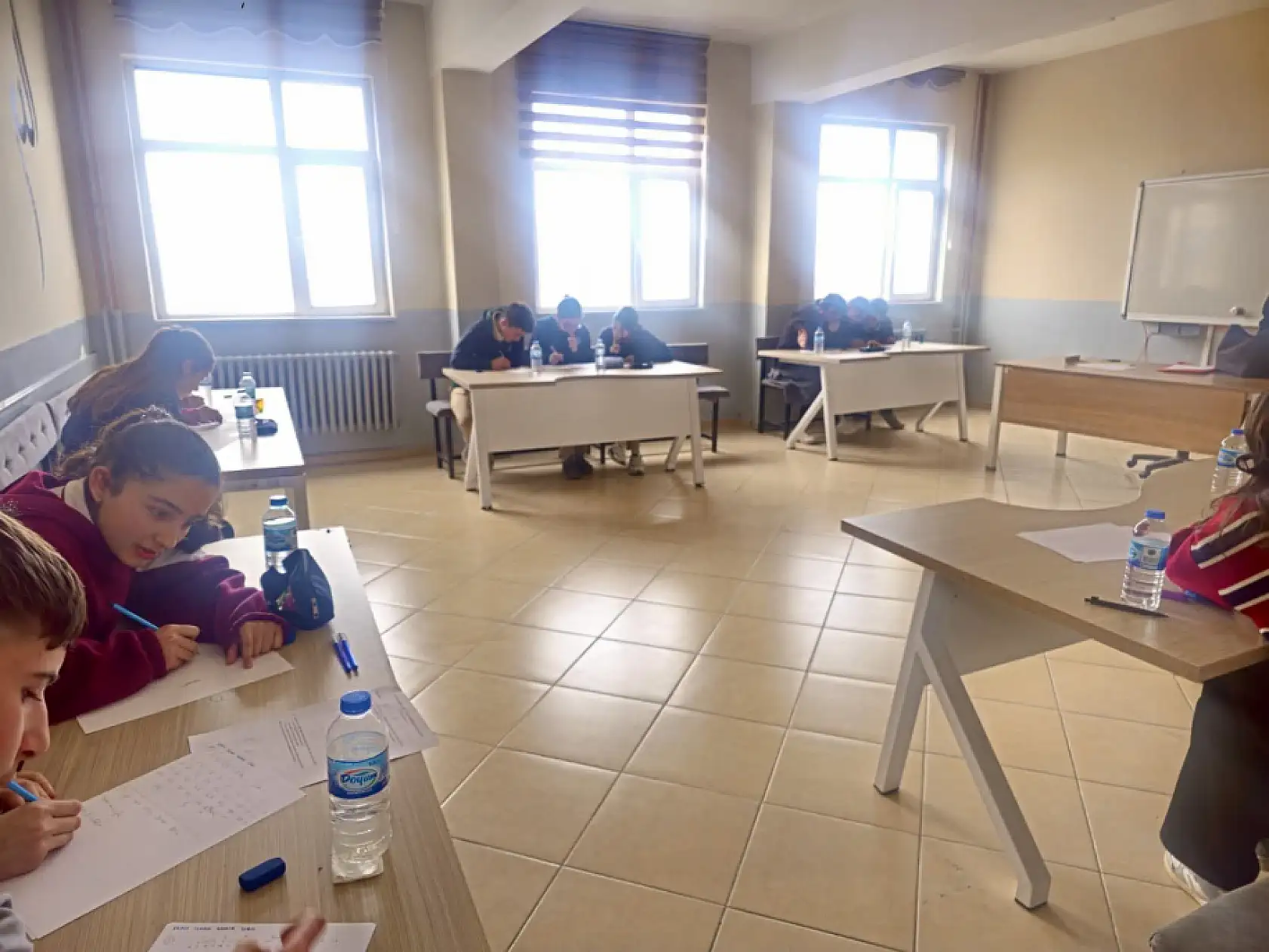 Diyadin'de öğrenciler matematik yarışmasında kıyasıya yarıştı