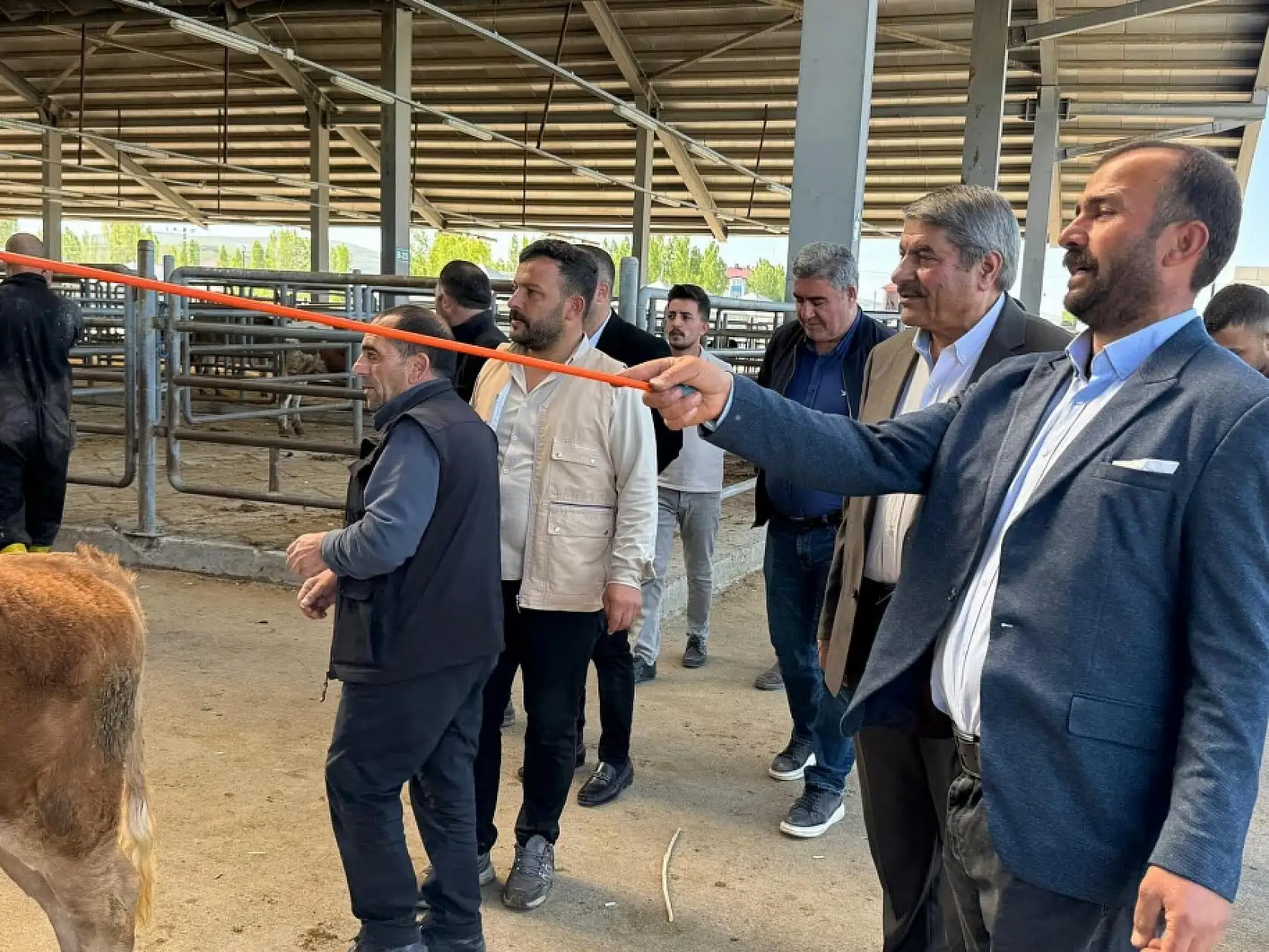 Patnos'ta hayvancılıkla uğraşan esnafa modern kantar müjdesi