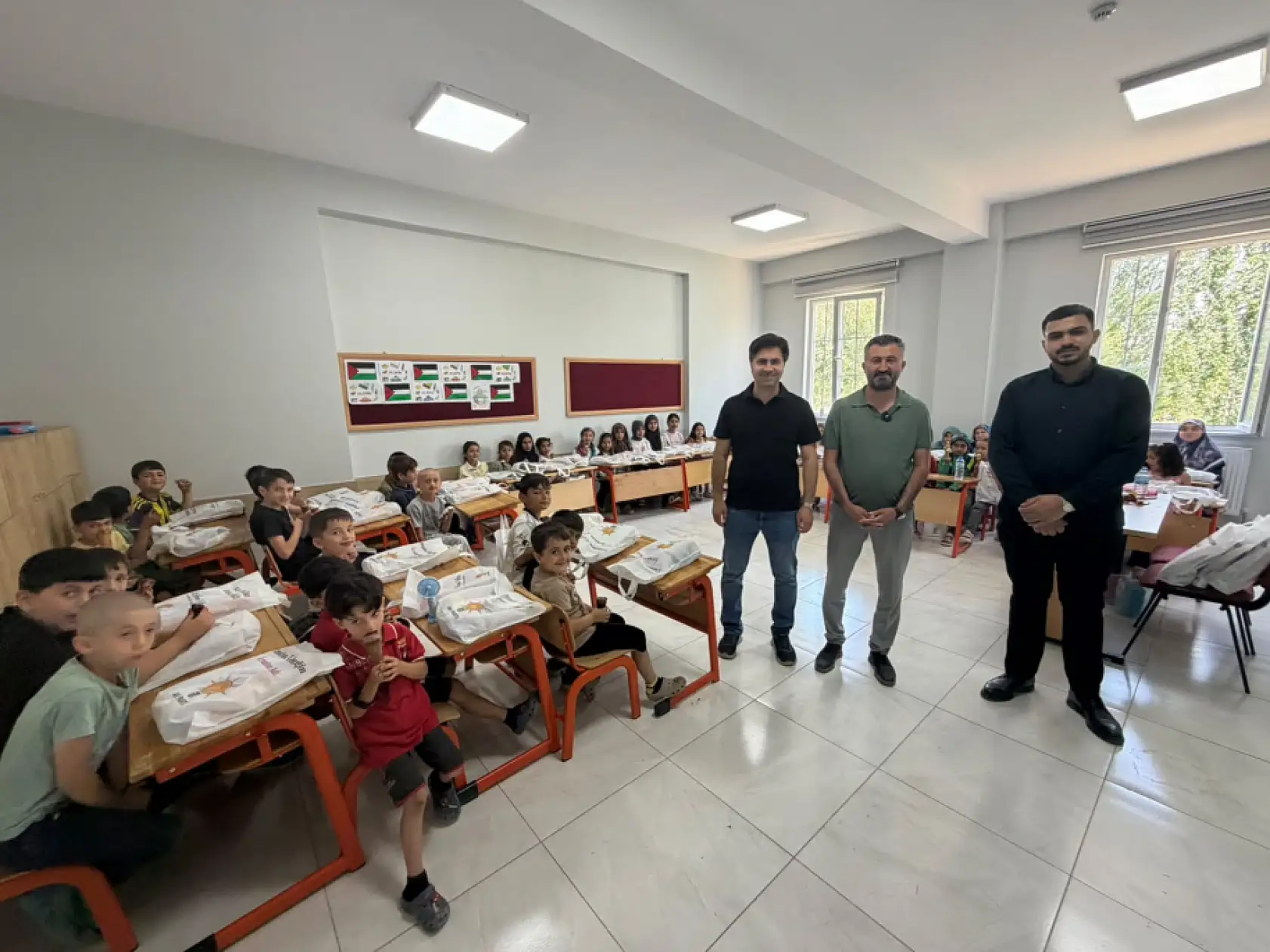 Bir öğrencinin mesajı yetti, İlhami Yıldız soluğu okulda aldı