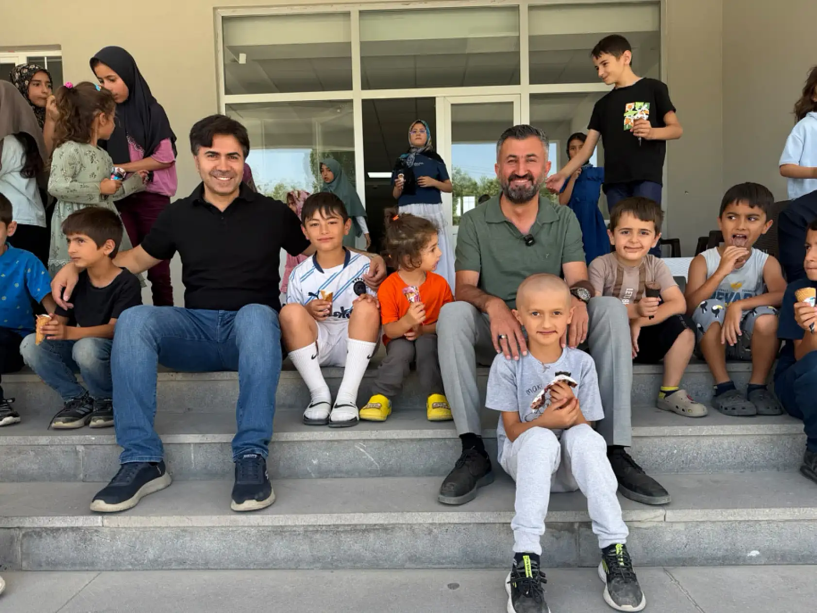Bir öğrencinin mesajı yetti, İlhami Yıldız soluğu okulda aldı