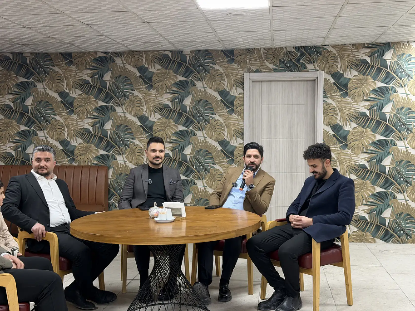 Diyadin'de Ramazan akşamı: AK Parti gençliği gençlerle buluştu