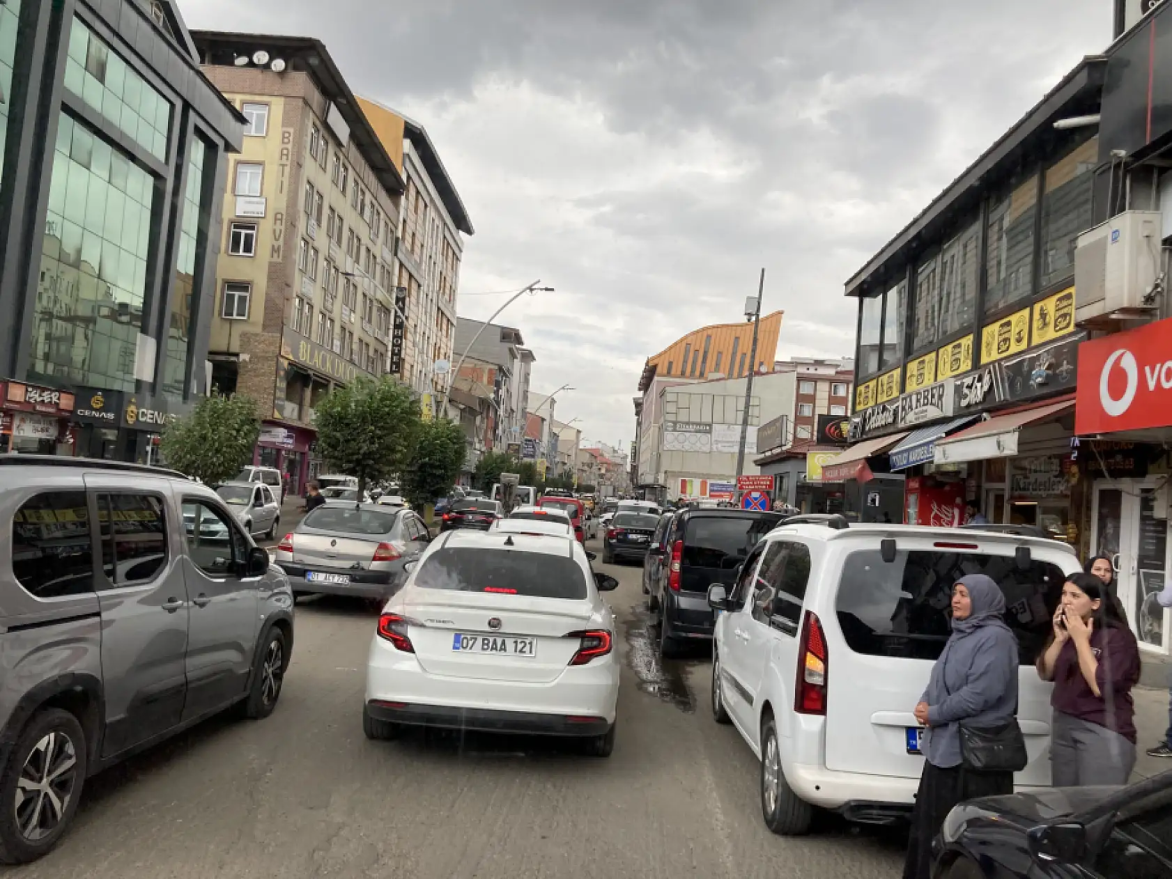KPSS trafiği Ağrı'da yolları kilitledi: Sürücüler santim santim ilerledi
