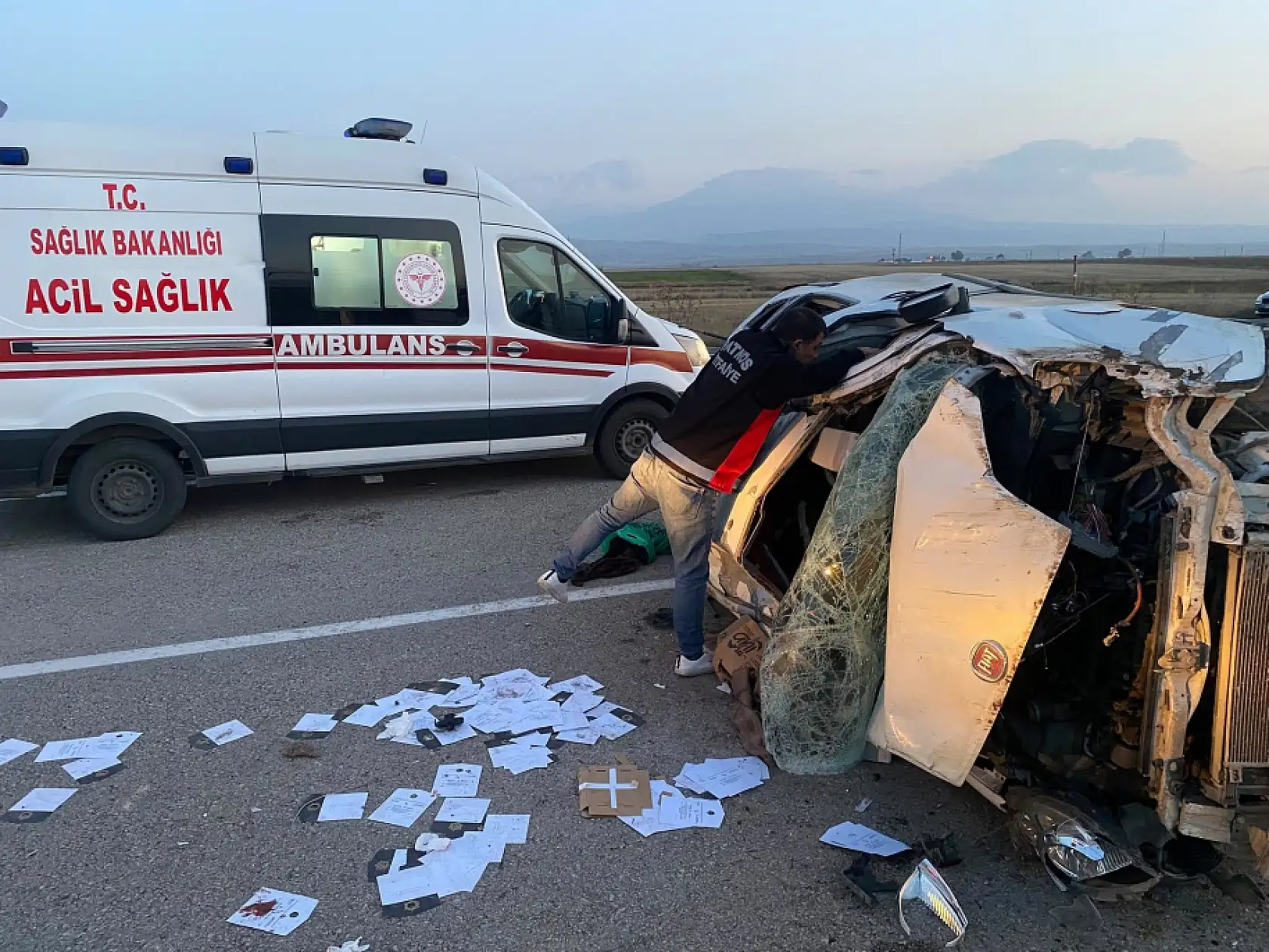 Patnos'ta 7 kişinin bulunduğu araç takla attı! 1 kişi ağır yaralandı