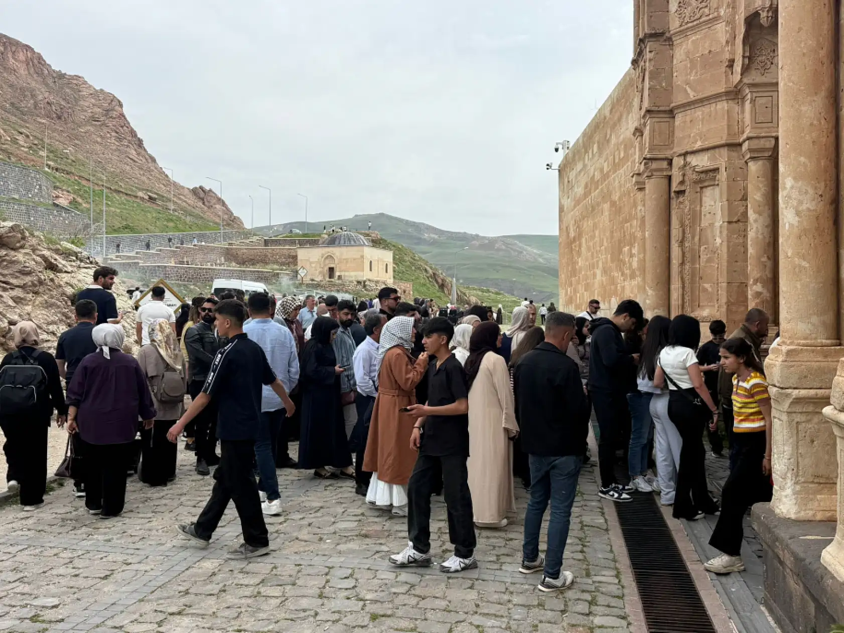 İshak Paşa Sarayı'nda ziyaretçi rekoru! 9 günde 25 bin kişi