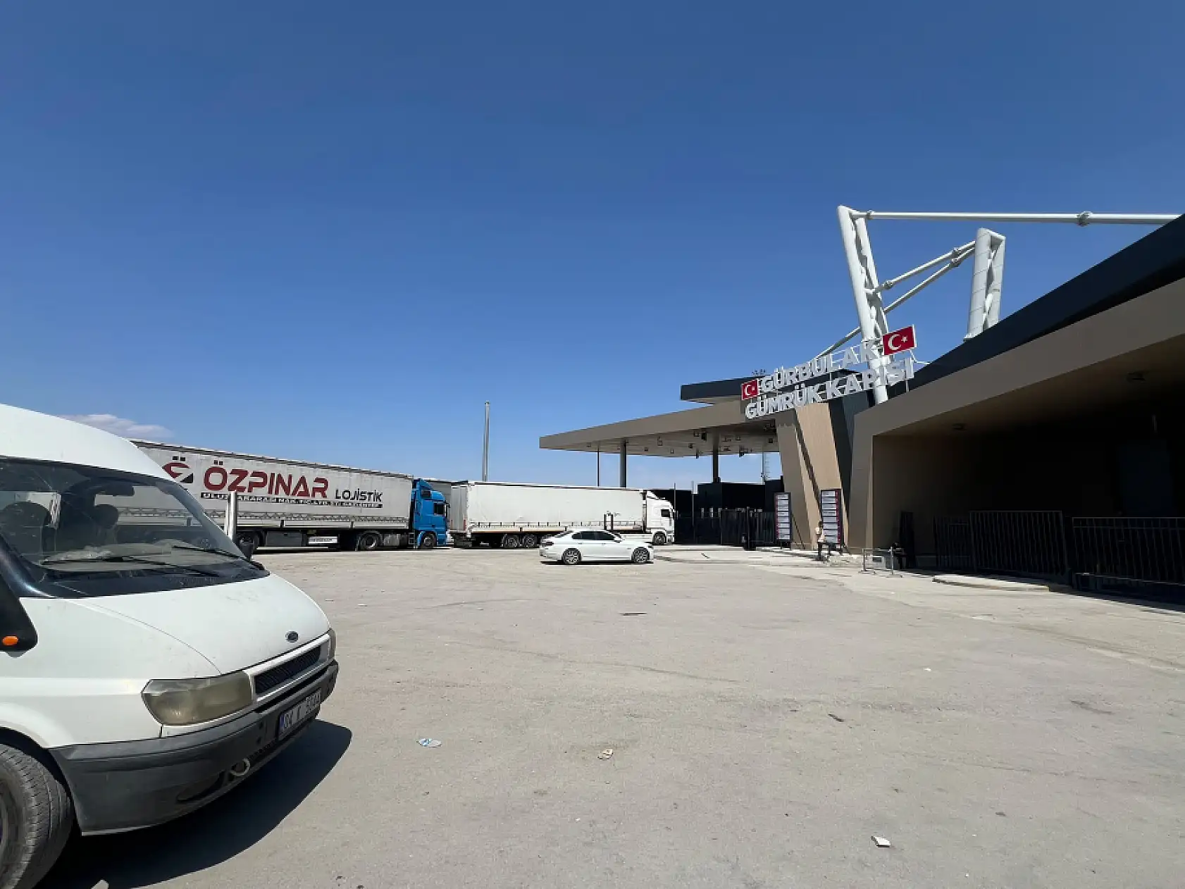 Savaş Ağrı'da günübirlikçileri durduramadı