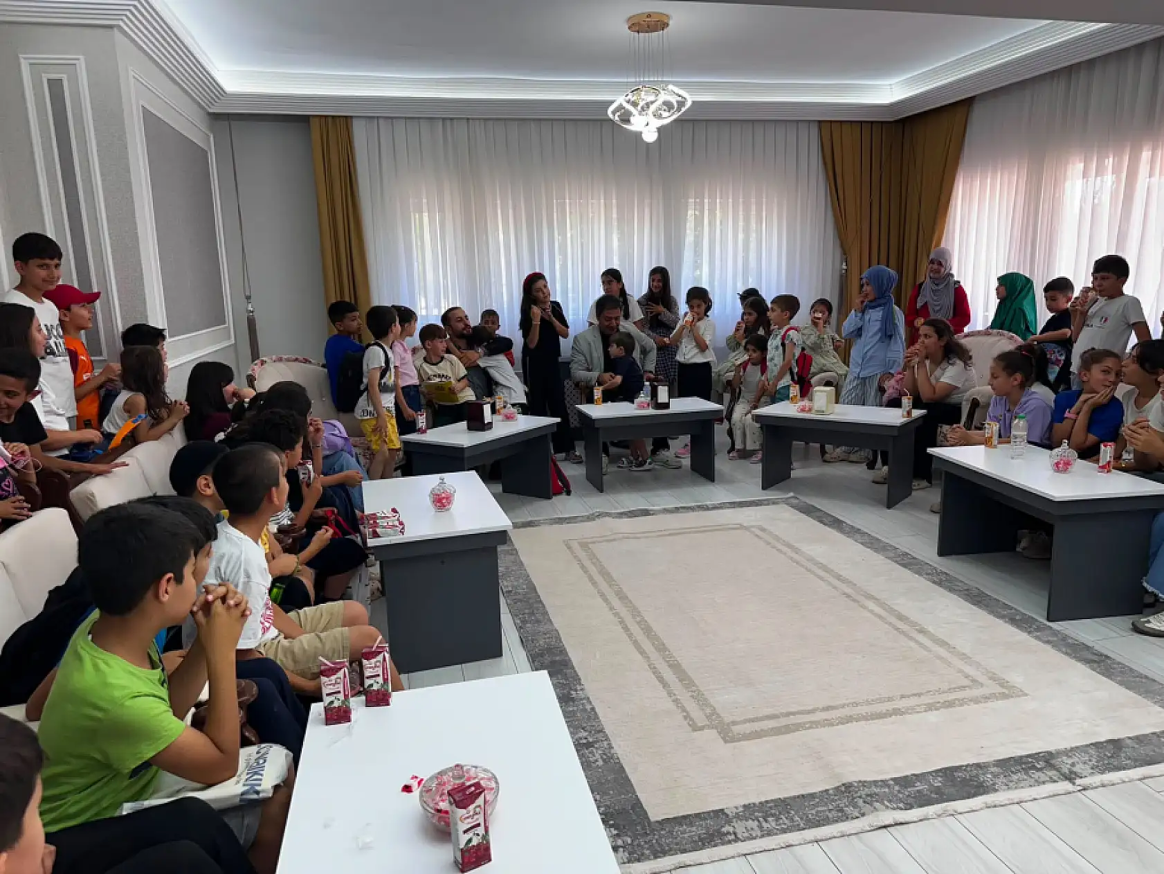 TÜGVA Ağrı Yaz Okulu öğrencileri şeker fabrikasında üretimi yerinde öğrendi