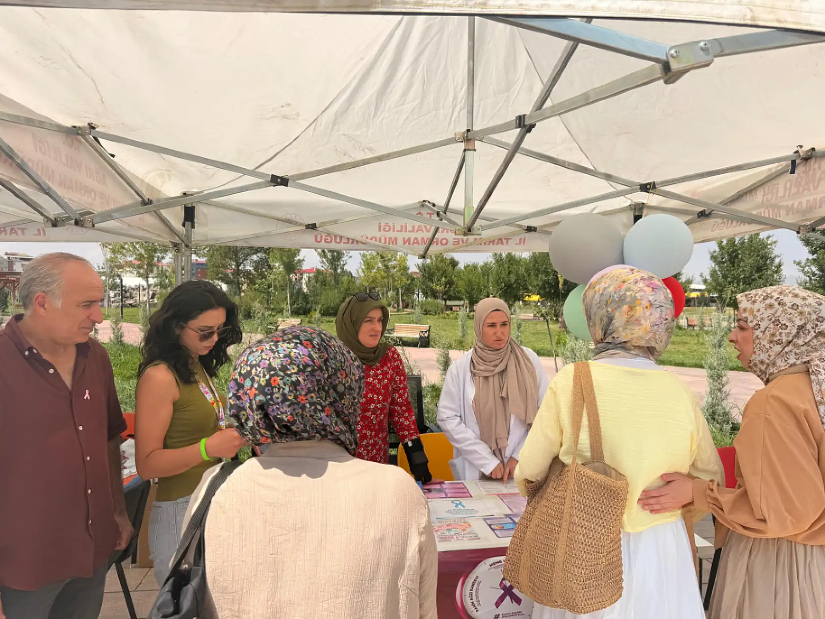 7 gün 7 tema ile halk sağlığı haftası: Ağrı'da stantlar vatandaşlarla buluştu