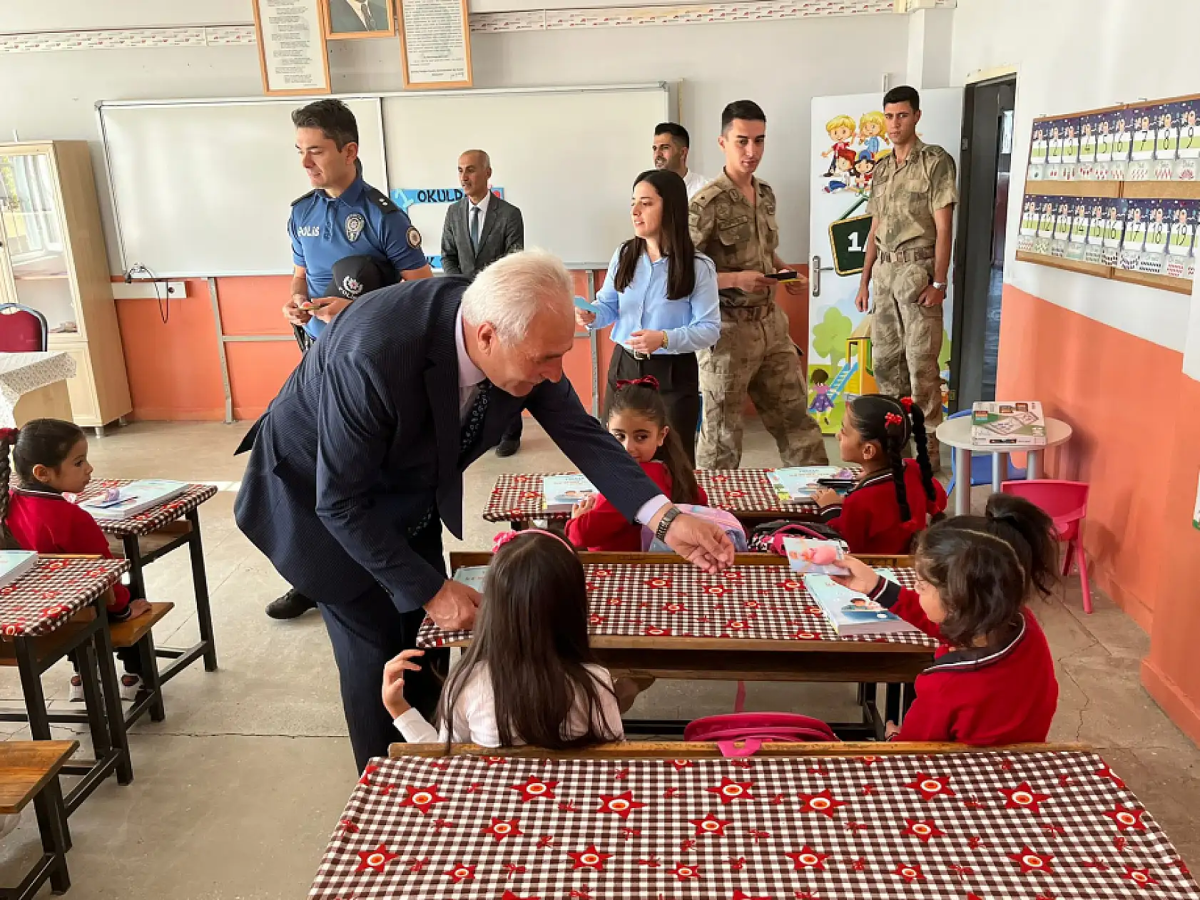 Eleşkirt'te eğitim-öğretim yılı Esentepe İlkokulu'nda coşkuyla başladı