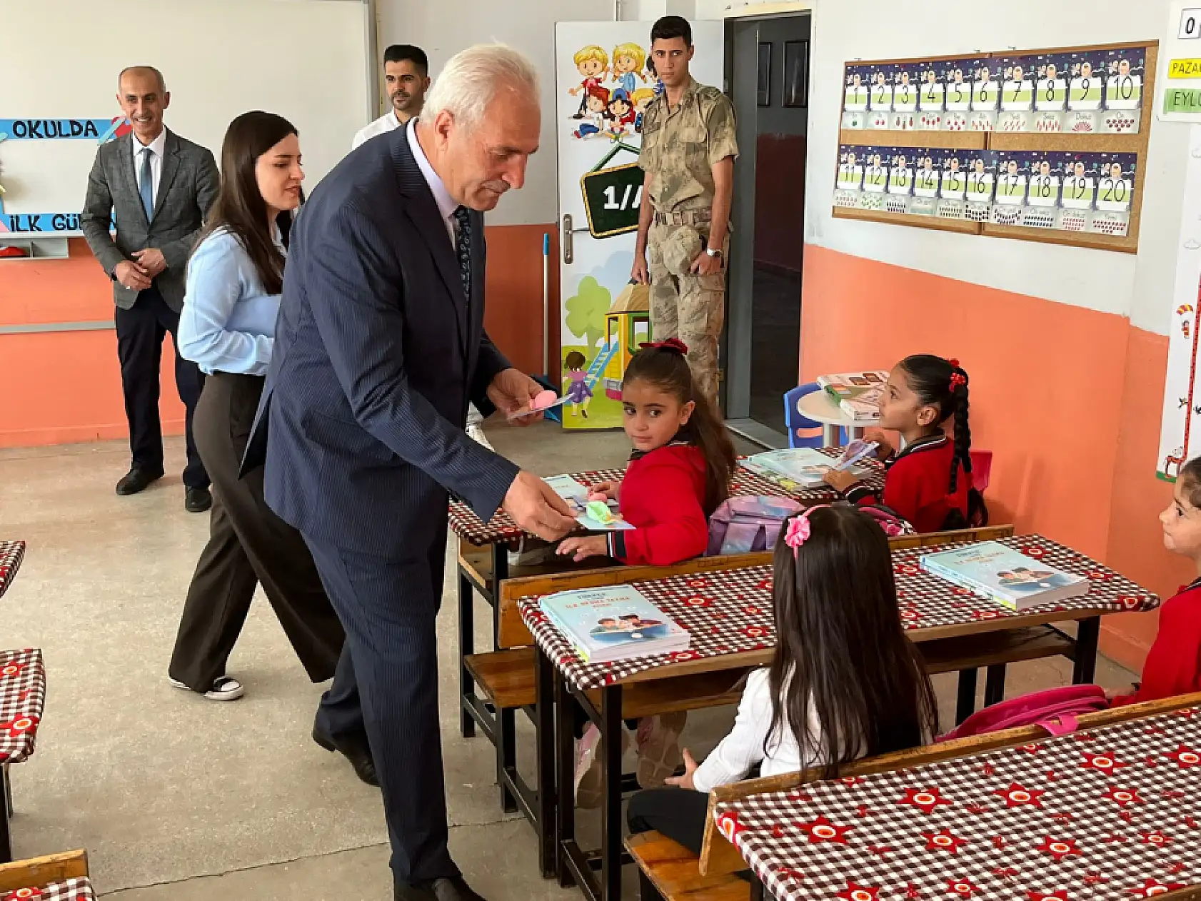 Eleşkirt'te eğitim-öğretim yılı Esentepe İlkokulu'nda coşkuyla başladı