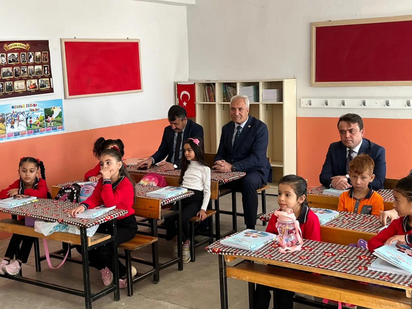 Eleşkirt'te eğitim-öğretim yılı Esentepe İlkokulu'nda coşkuyla başladı