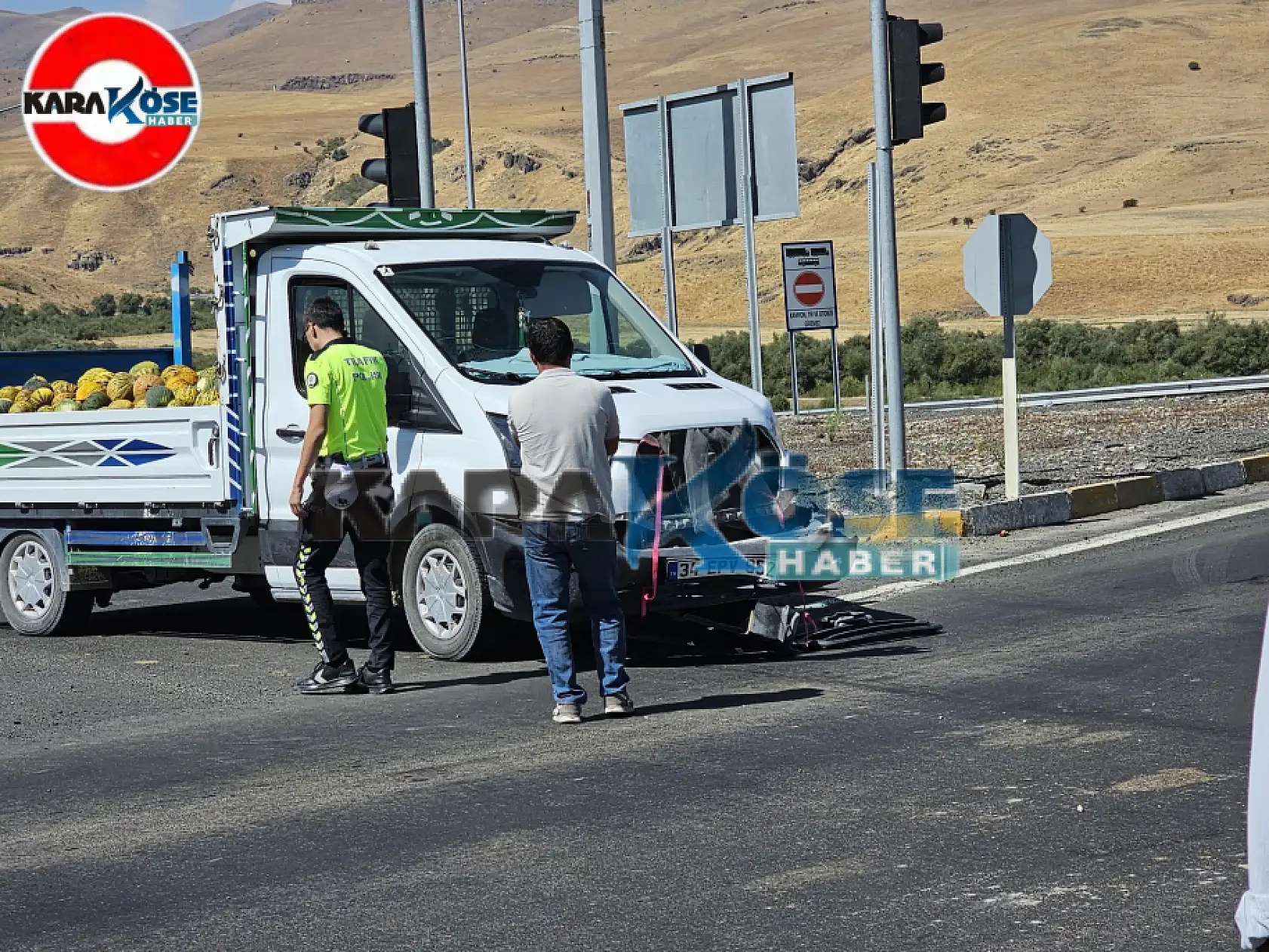 Ağrı Hamur–Tutak yolunda can pazarı! 6 yaralı, İlk müdahale Ağrı milletvekilinden