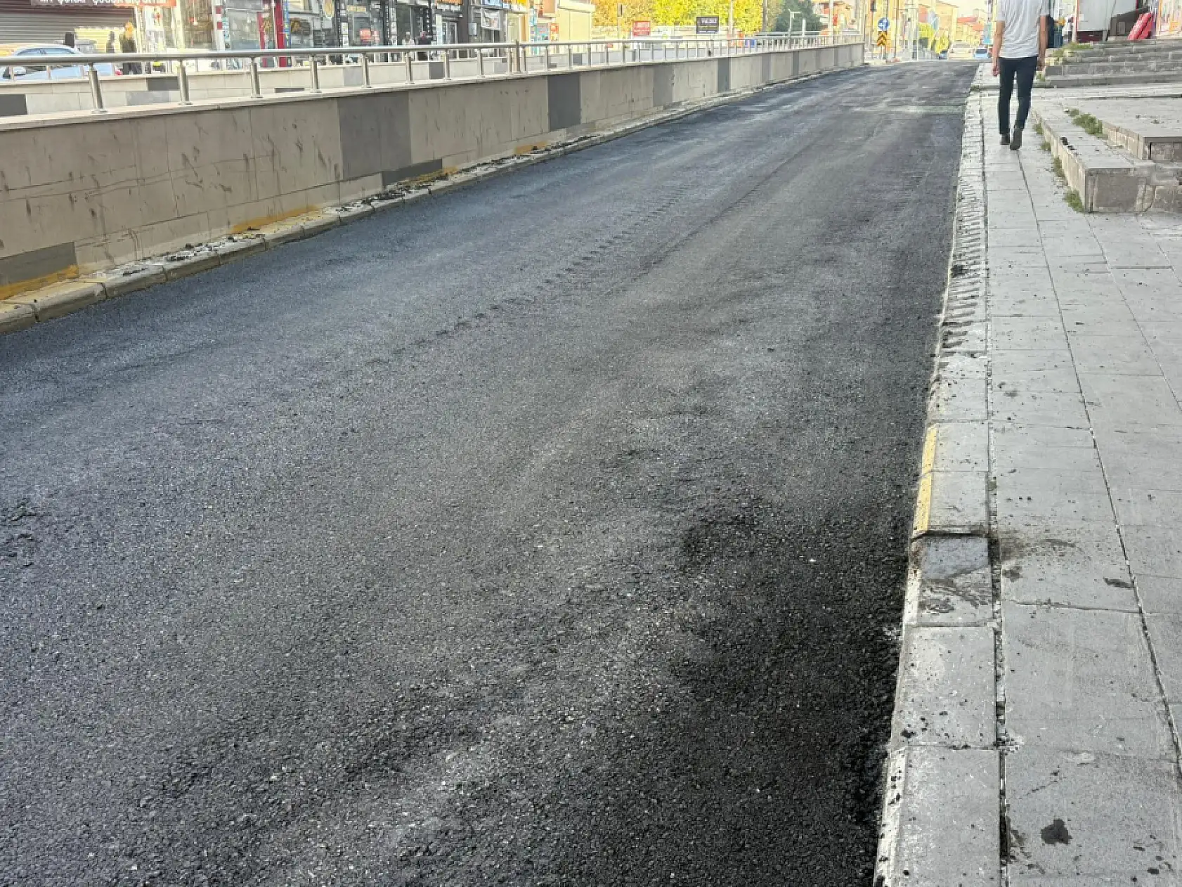 Ağrı'da asfalt çalışmasının bir kısmı bitti, trafik akışı düzeldi