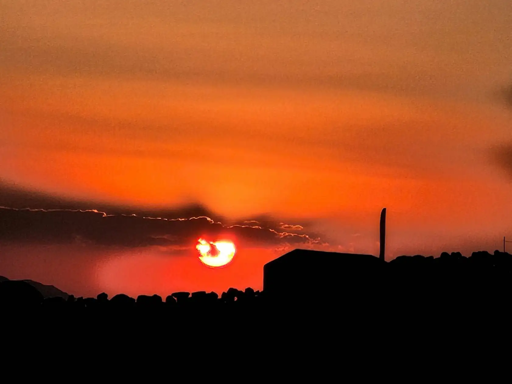 Ağrı Dağı'nda akşamın kızıllığı karla buluştu