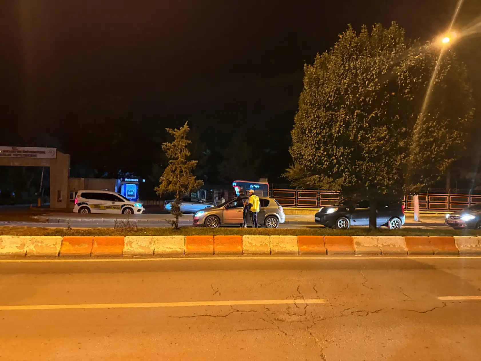 Ağrı'da sıkı trafik denetimleri devam ediyor