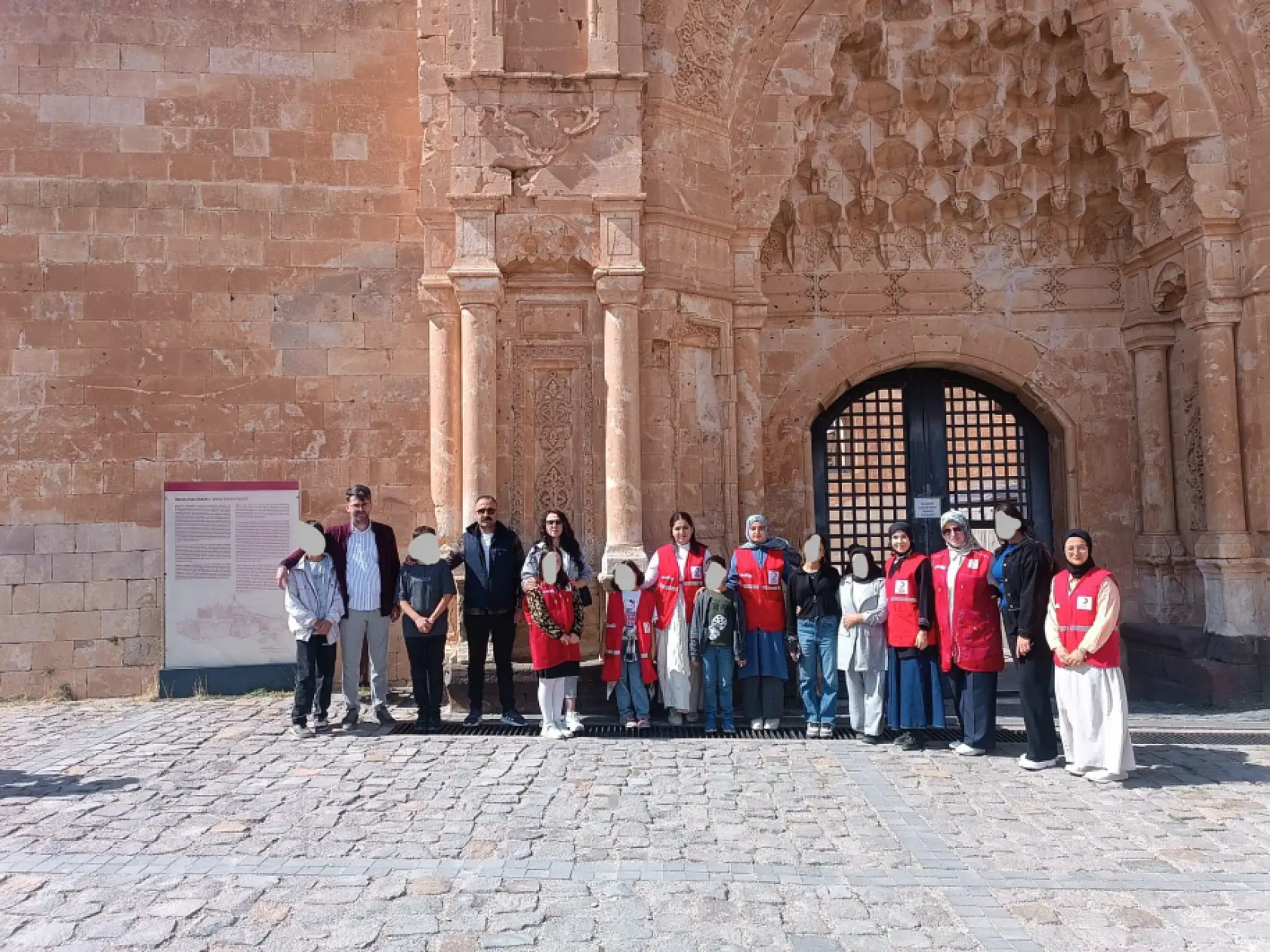 Ebeveyn kaybı yaşayan çocuklar Ağrı'da kültürel zenginliklerle buluştu