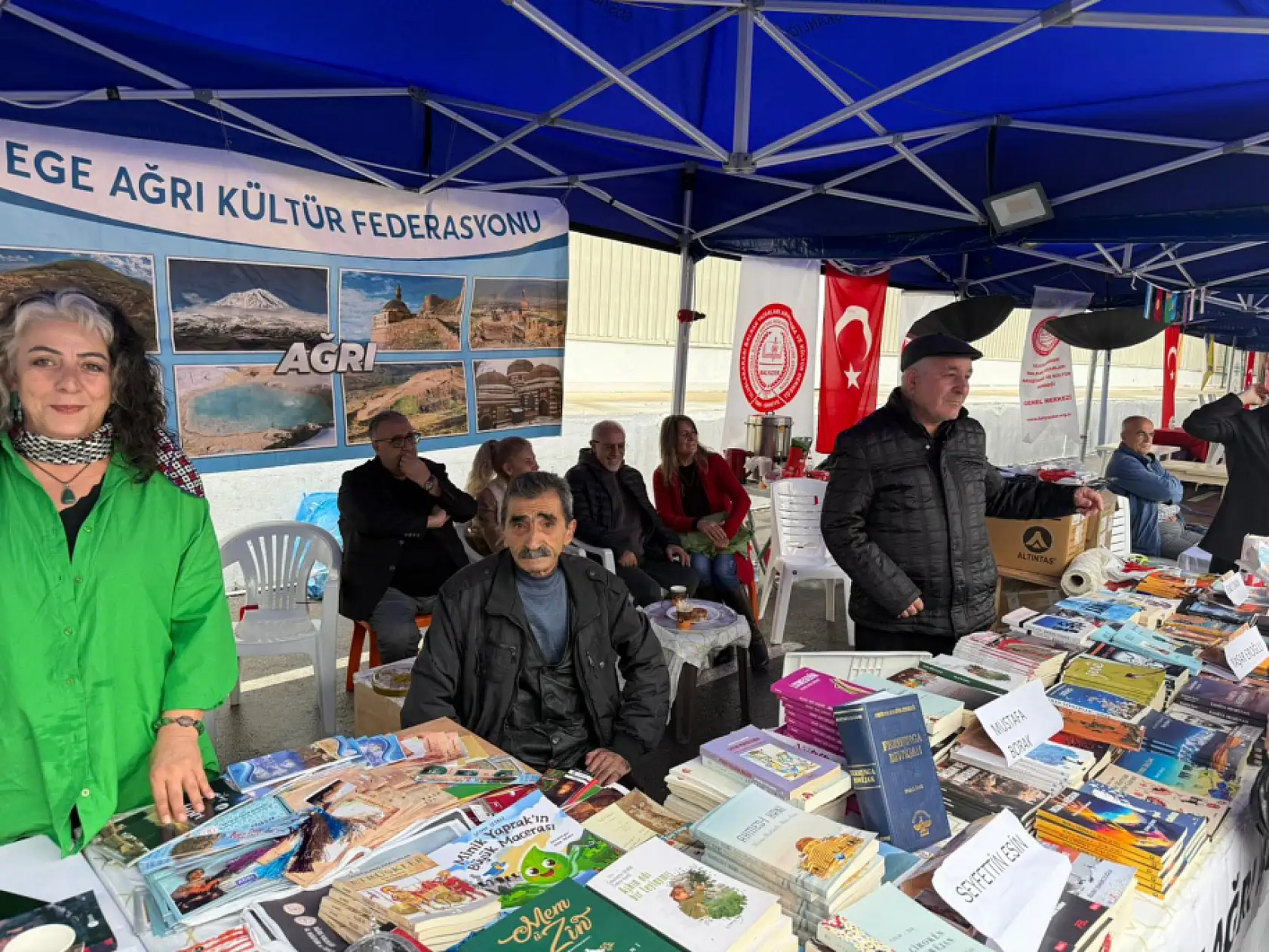 Ağrı'nın yazarları İzmir'de okurlarıyla buluştu