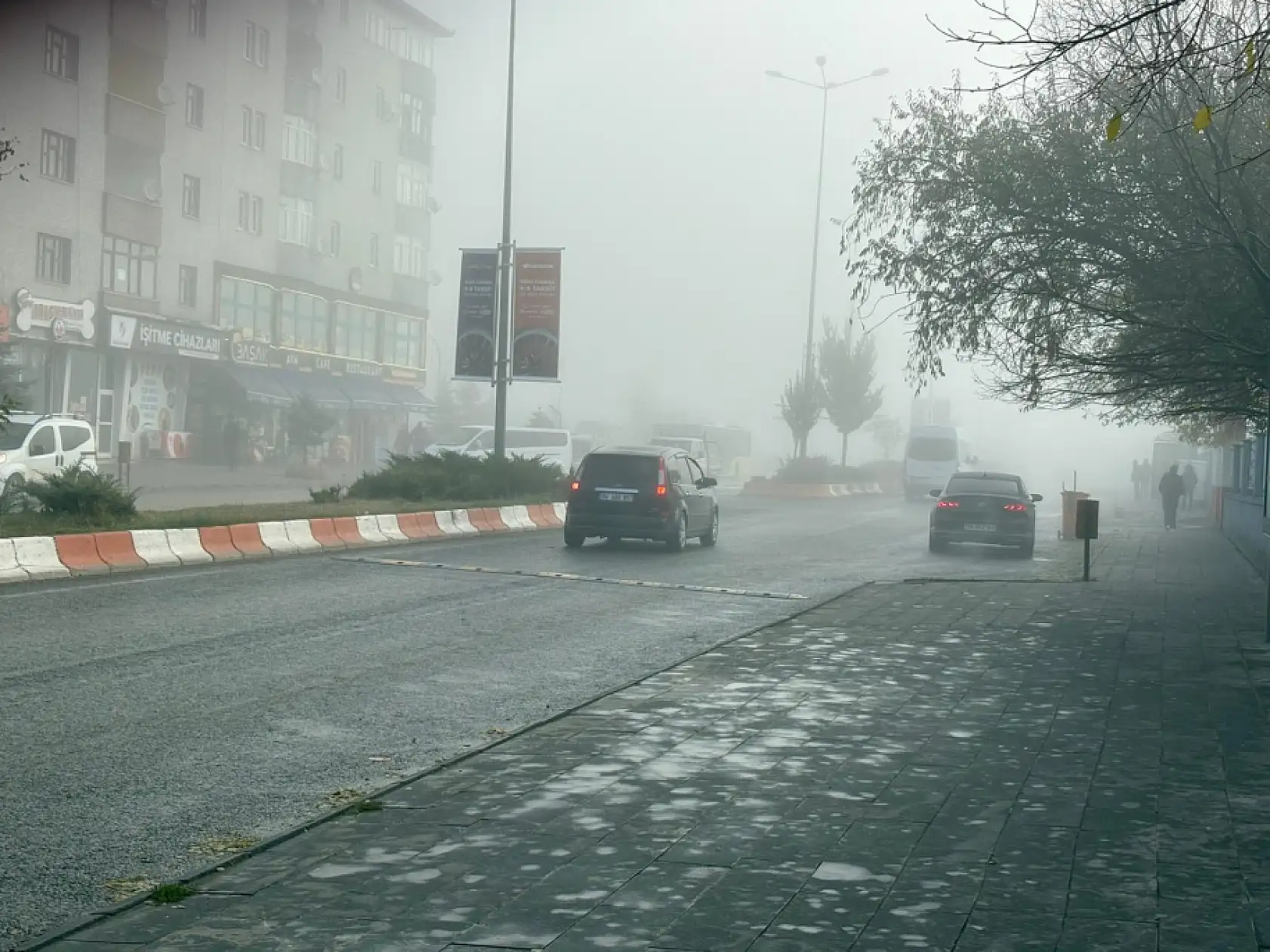 Ağrılılar Perşembe sabahına sis ile uyandı