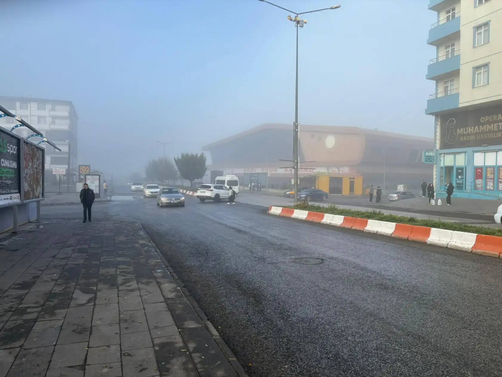 Ağrılılar Perşembe sabahına sis ile uyandı