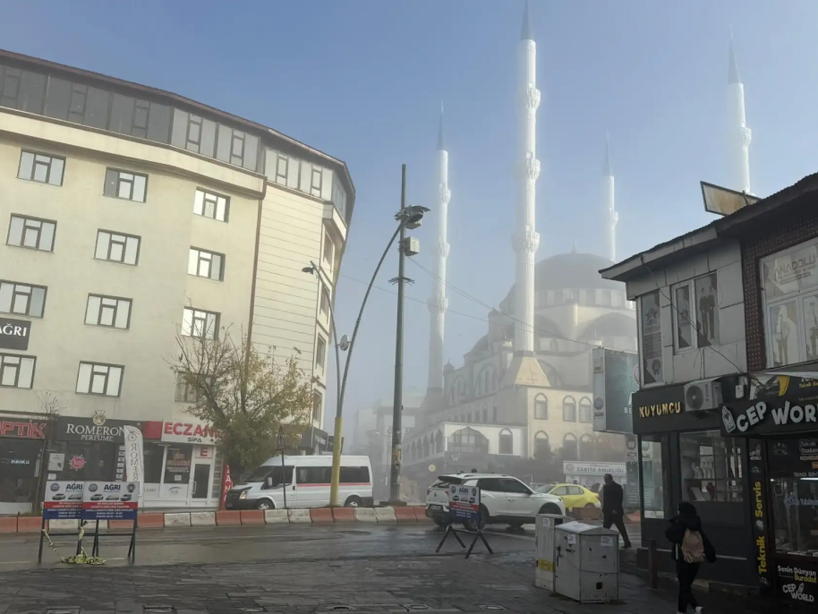 Ağrılılar Perşembe sabahına sis ile uyandı