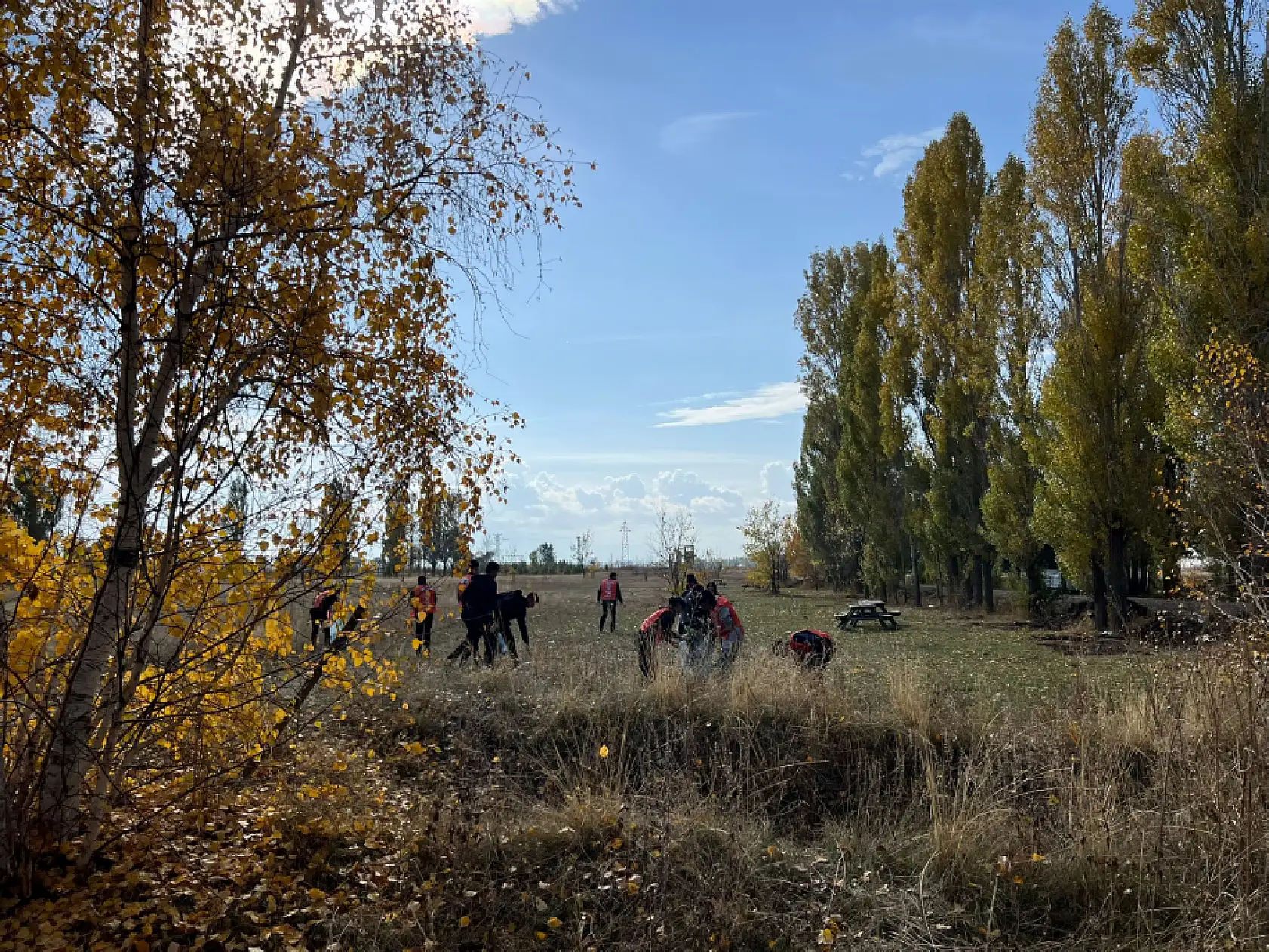 Tema Vakfı ve öğrenciler Ağrı'da çevreyi temizledi, doğaya sahip çıktı