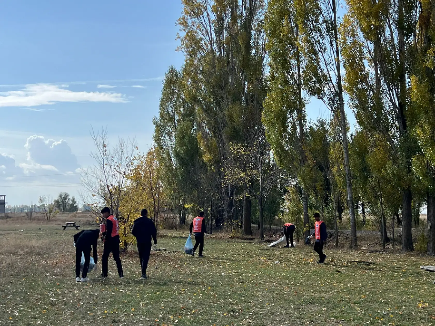 Tema Vakfı ve öğrenciler Ağrı'da çevreyi temizledi, doğaya sahip çıktı