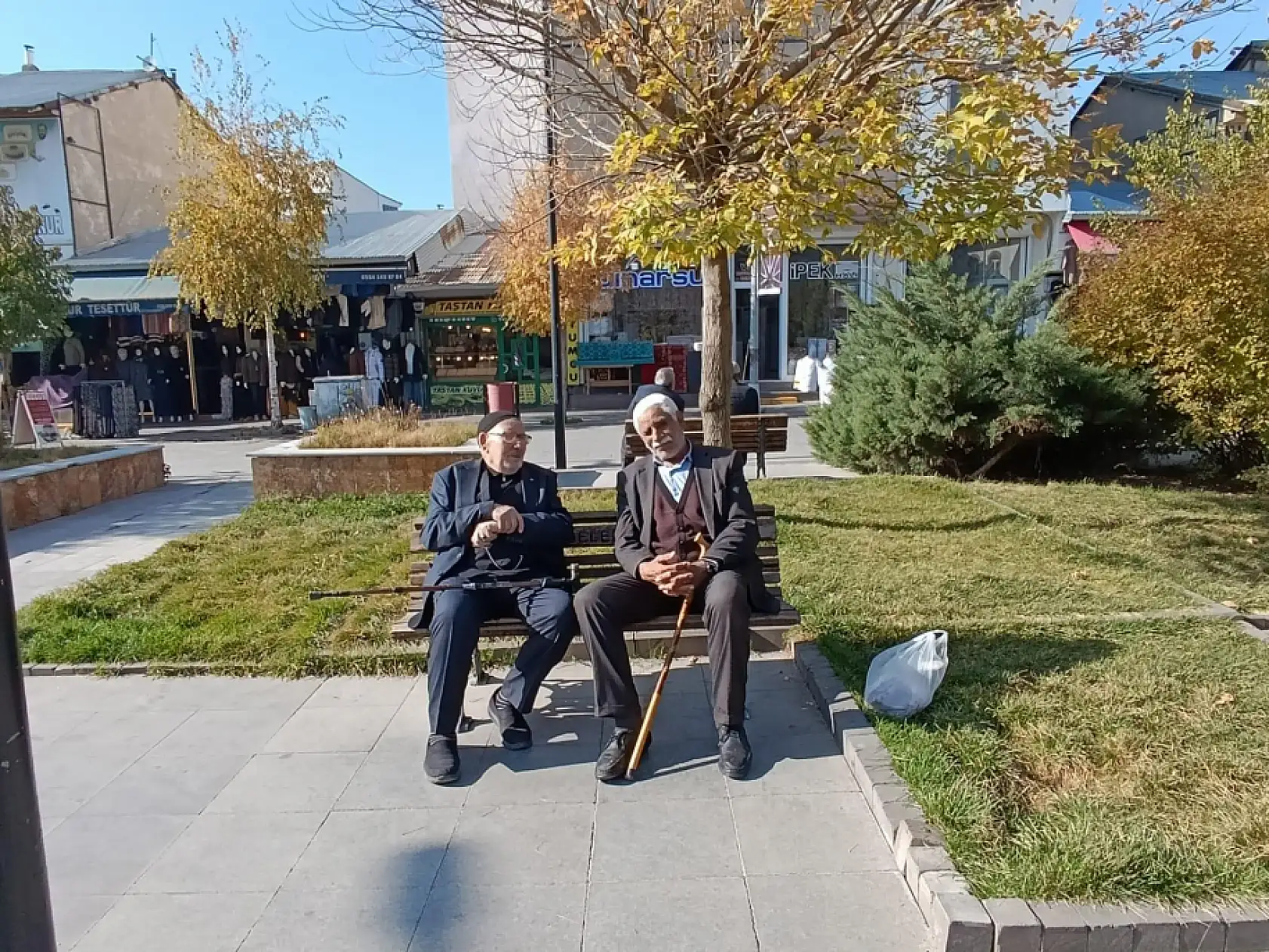 Ağrı'da kış gelmeden önceki son güneşli gün böyle geçti