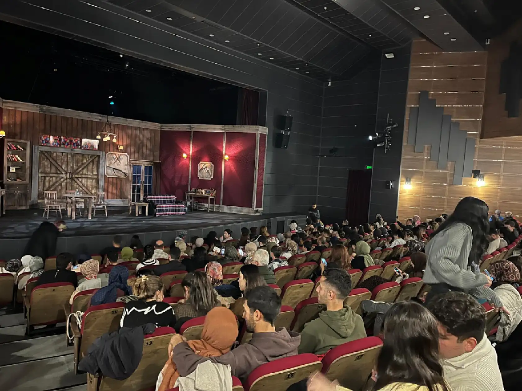 Ağrı İbrahim Çeçen Üniversitesi öğrencileri Erzurum'da sanatla buluştu