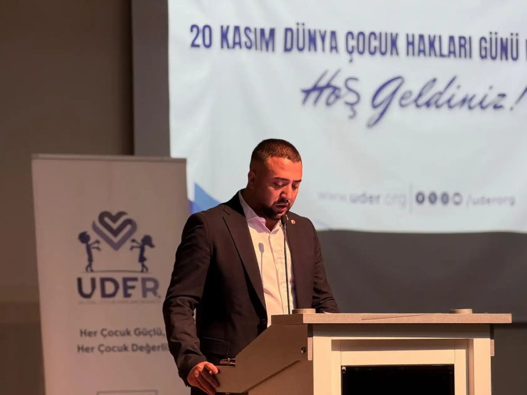 Çocukların hukuki ve psikolojik hakları Ağrı'daki konferansta ele alındı