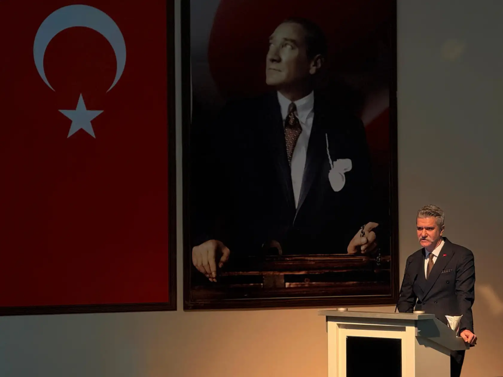 Çocukların hukuki ve psikolojik hakları Ağrı'daki konferansta ele alındı