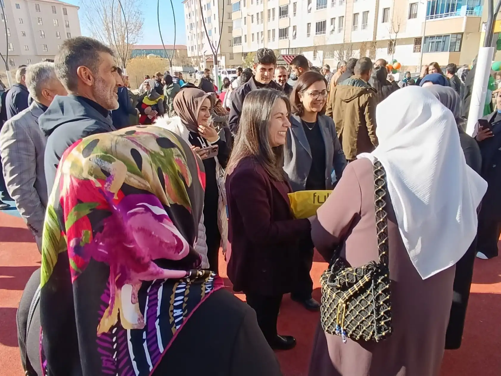 Ağrı'da Sırrı Süreyya Önder anısına park açıldı, çocukların sevinci açılışa renk kattı
