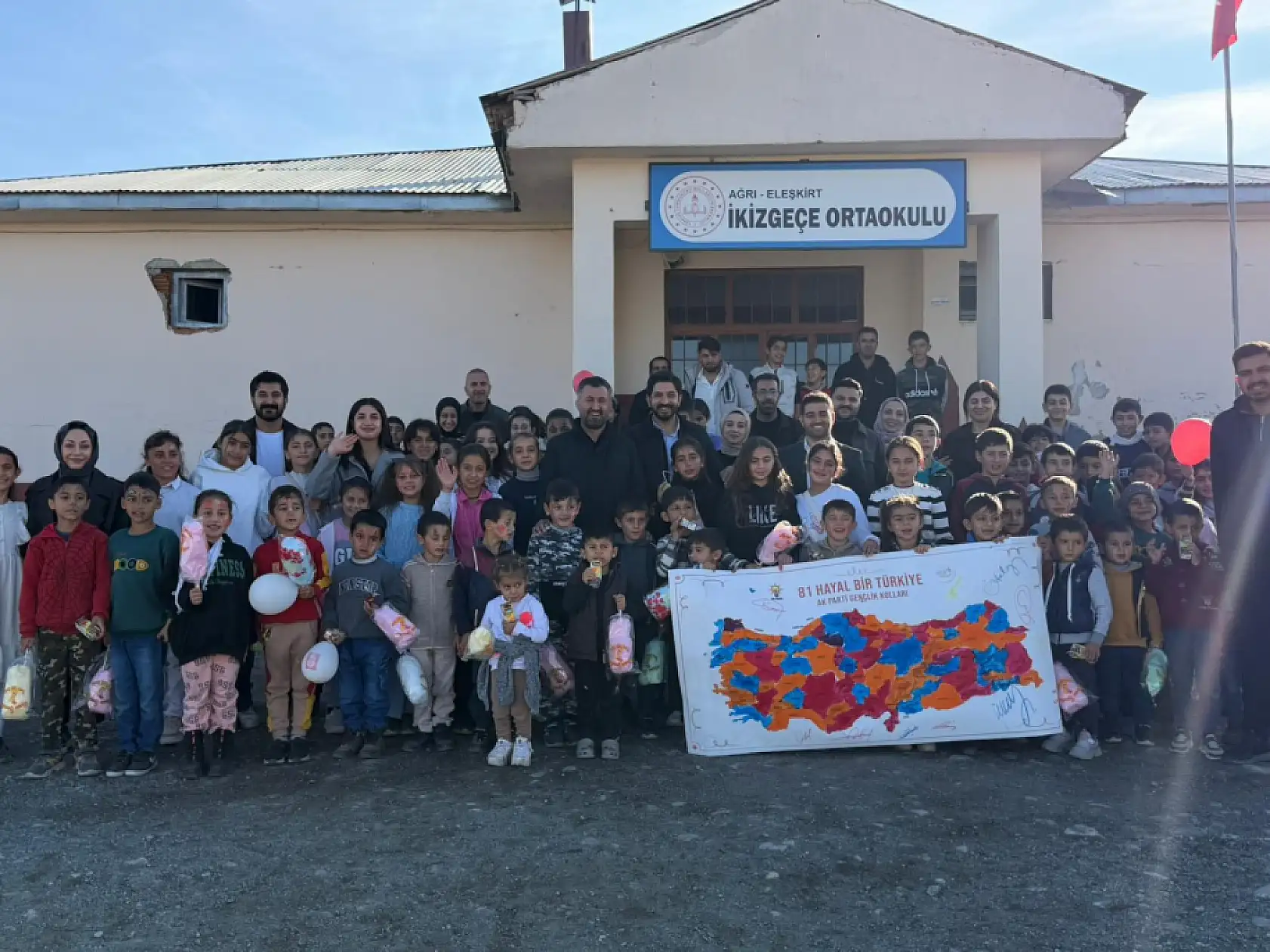 '81 hayal bir Türkiye' projesi Ağrı'da miniklerle buluştu