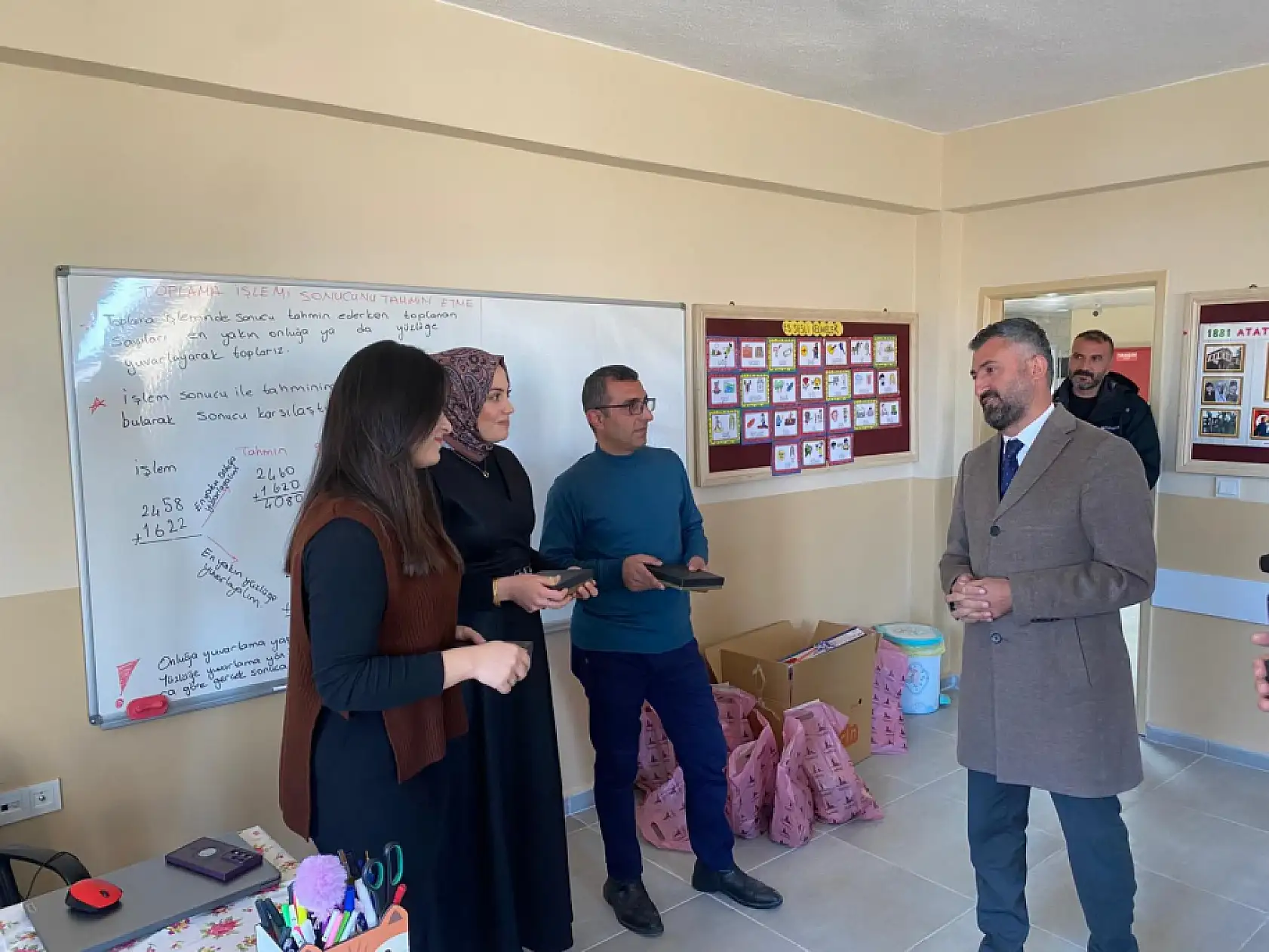 AK Parti Ağrı İl Başkanı Yıldız'dan 24 Kasım Öğretmenler Günü ziyareti