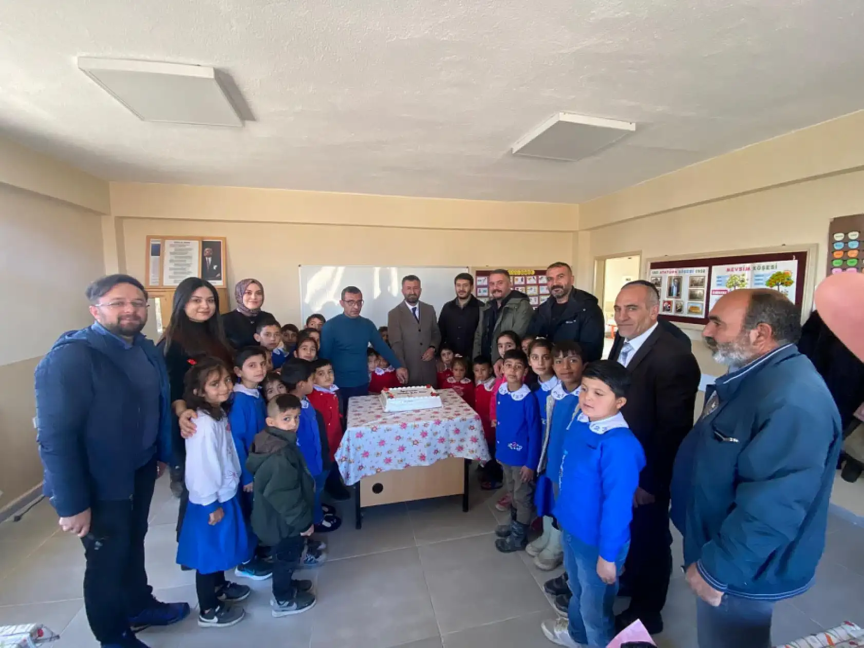 AK Parti Ağrı İl Başkanı Yıldız'dan 24 Kasım Öğretmenler Günü ziyareti