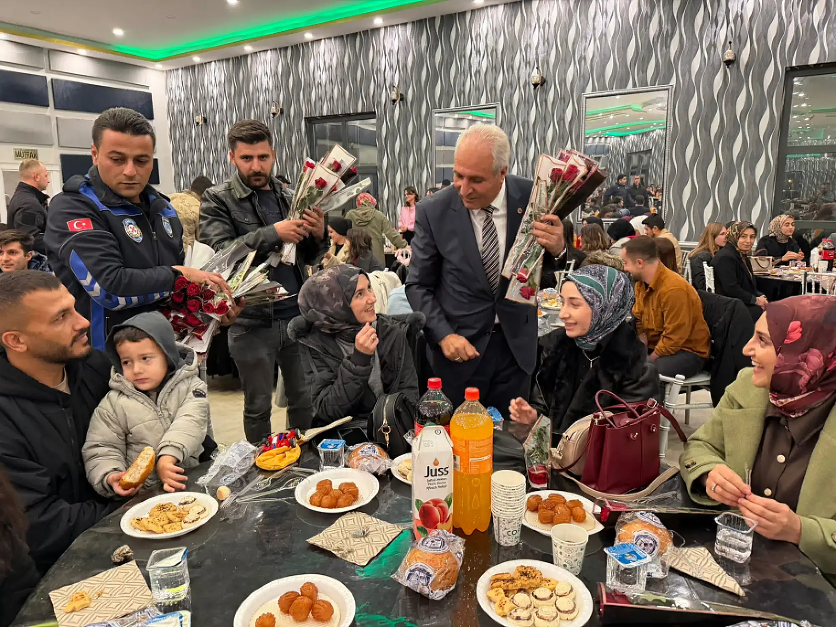 Eleşkirt'te Öğretmenler Günü renkli etkinliklerle geçti