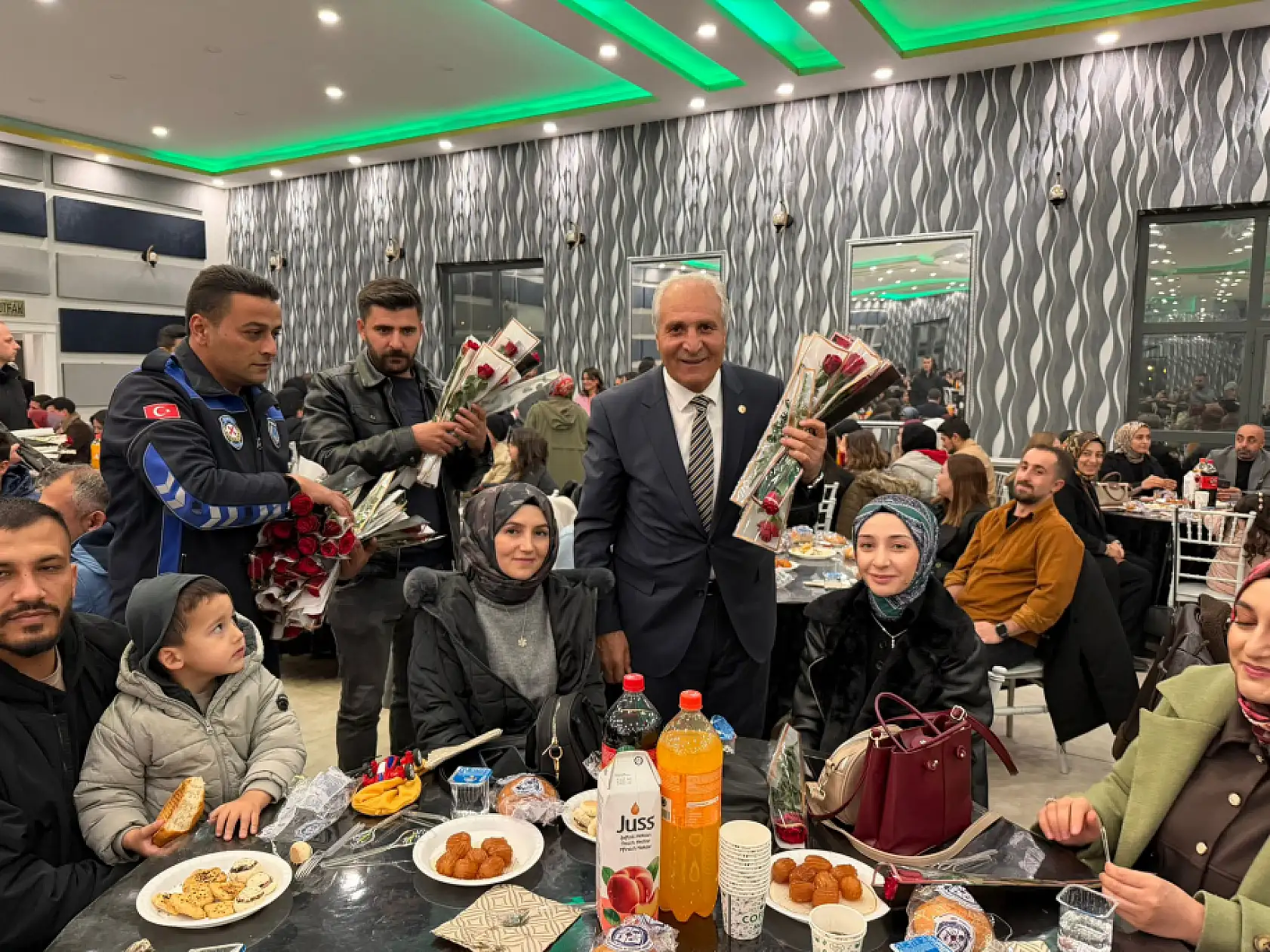 Eleşkirt'te Öğretmenler Günü renkli etkinliklerle geçti