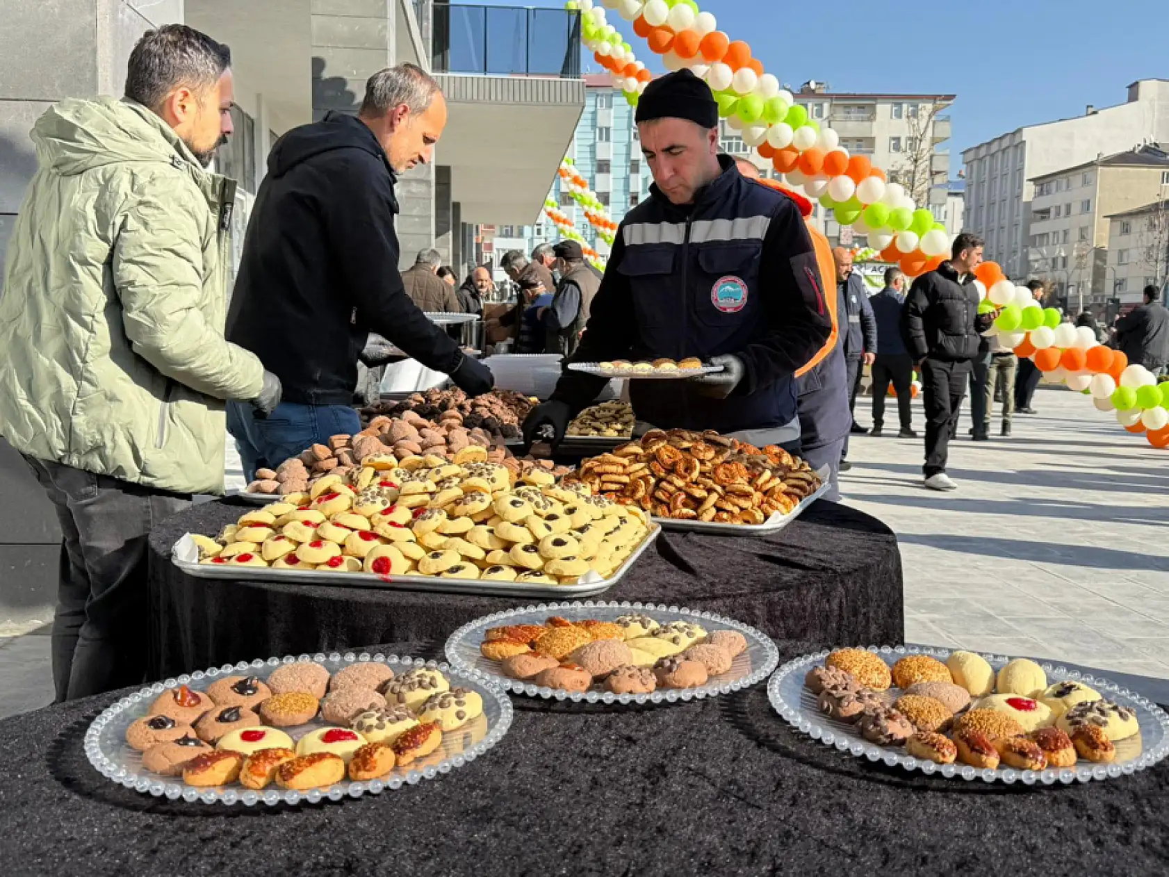 Şehrin yeni yaşam merkezi Ağrı Kent Meydanı halkla buluştu