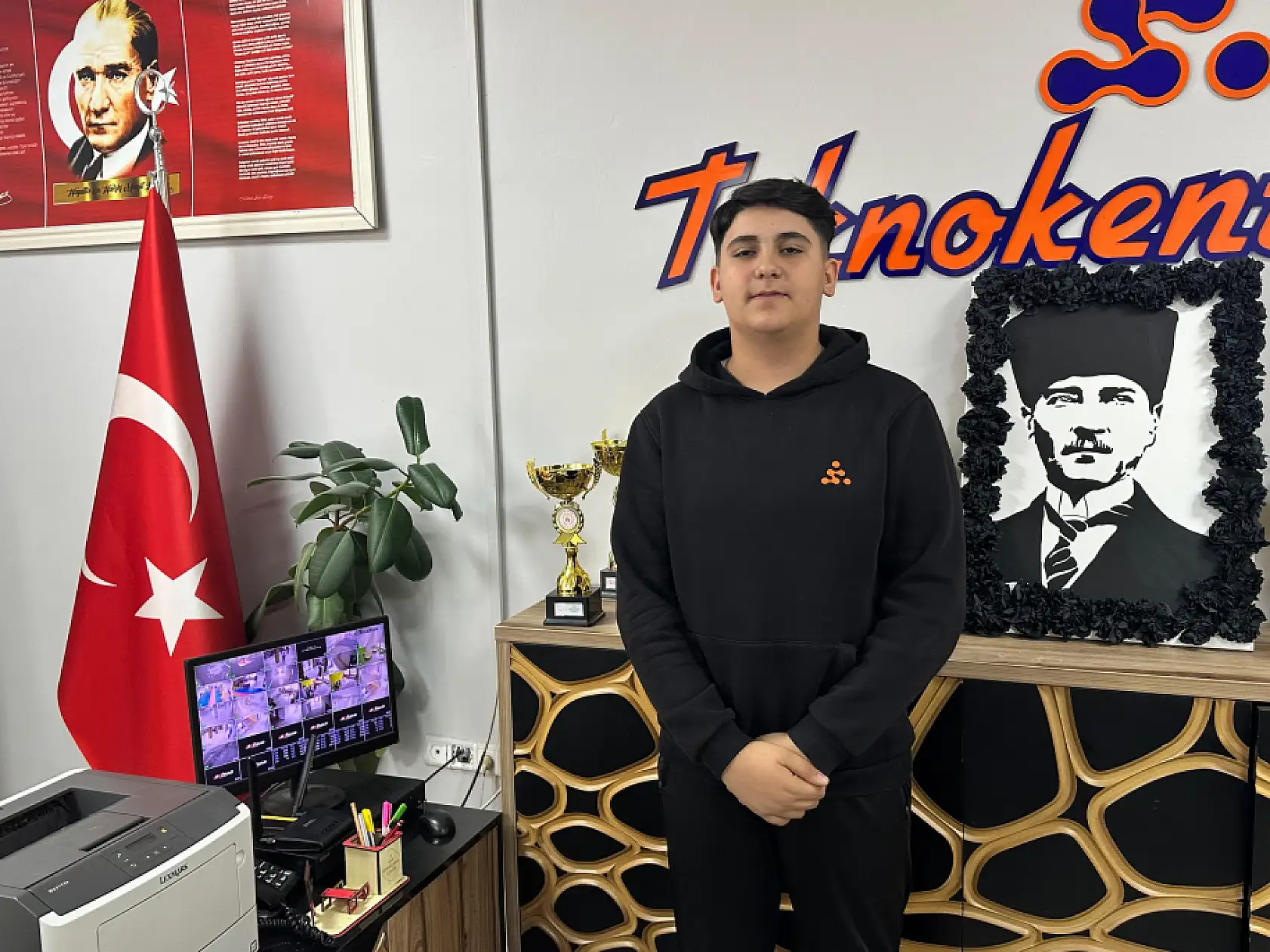 Teknokent Koleji öğrencileri işaret diliyle farkındalık oluşturdu