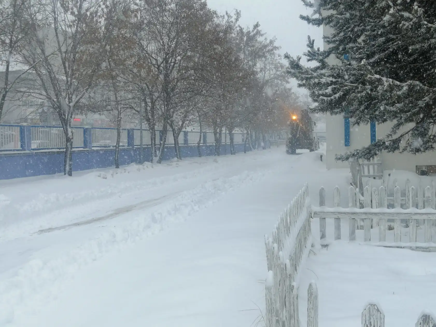 Ağrı güne beyaz örtü ile uyandı
