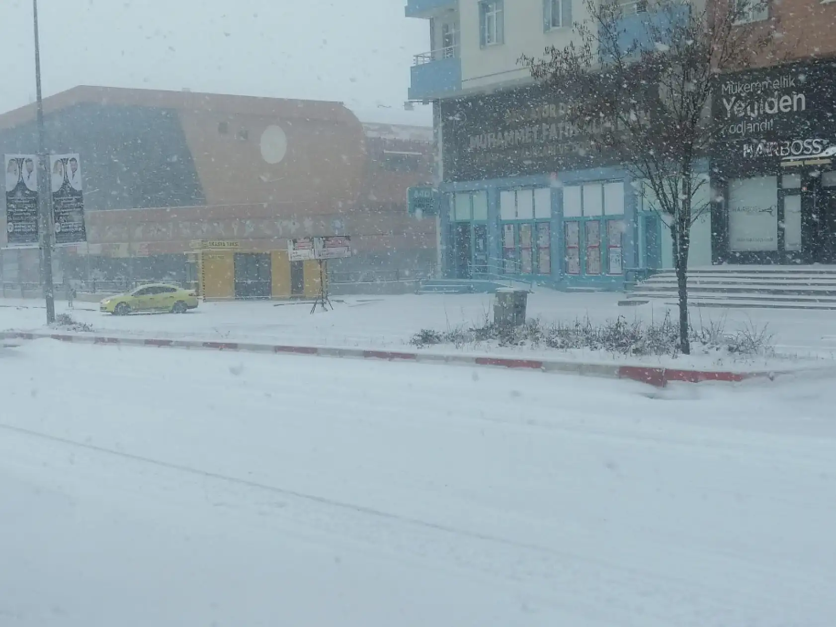 Ağrı güne beyaz örtü ile uyandı