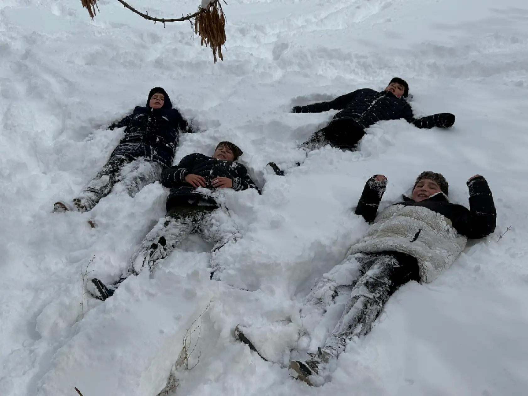 Ağrı'da kar tatilinin keyfini en iyi çocuklar çıkardı