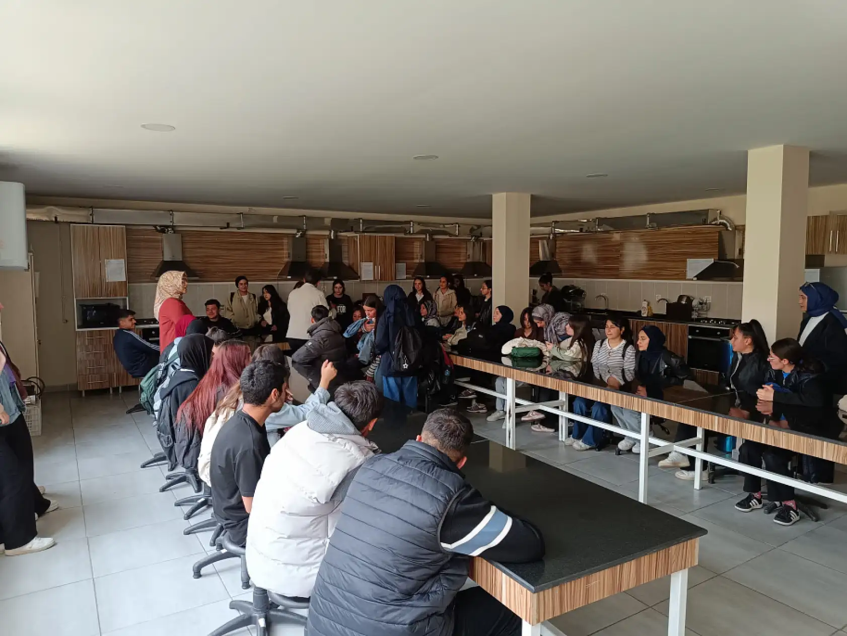 Şemsi Türkmen öğrencilerine üniversite tecrübesi yerinde yaşatıldı
