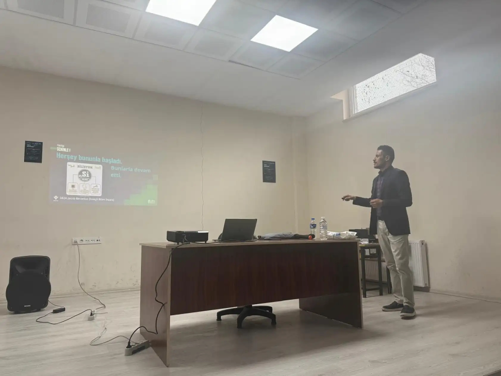 Yapay zeka söyleşileri Patnos'ta öğrencileri bilimle buluşturdu