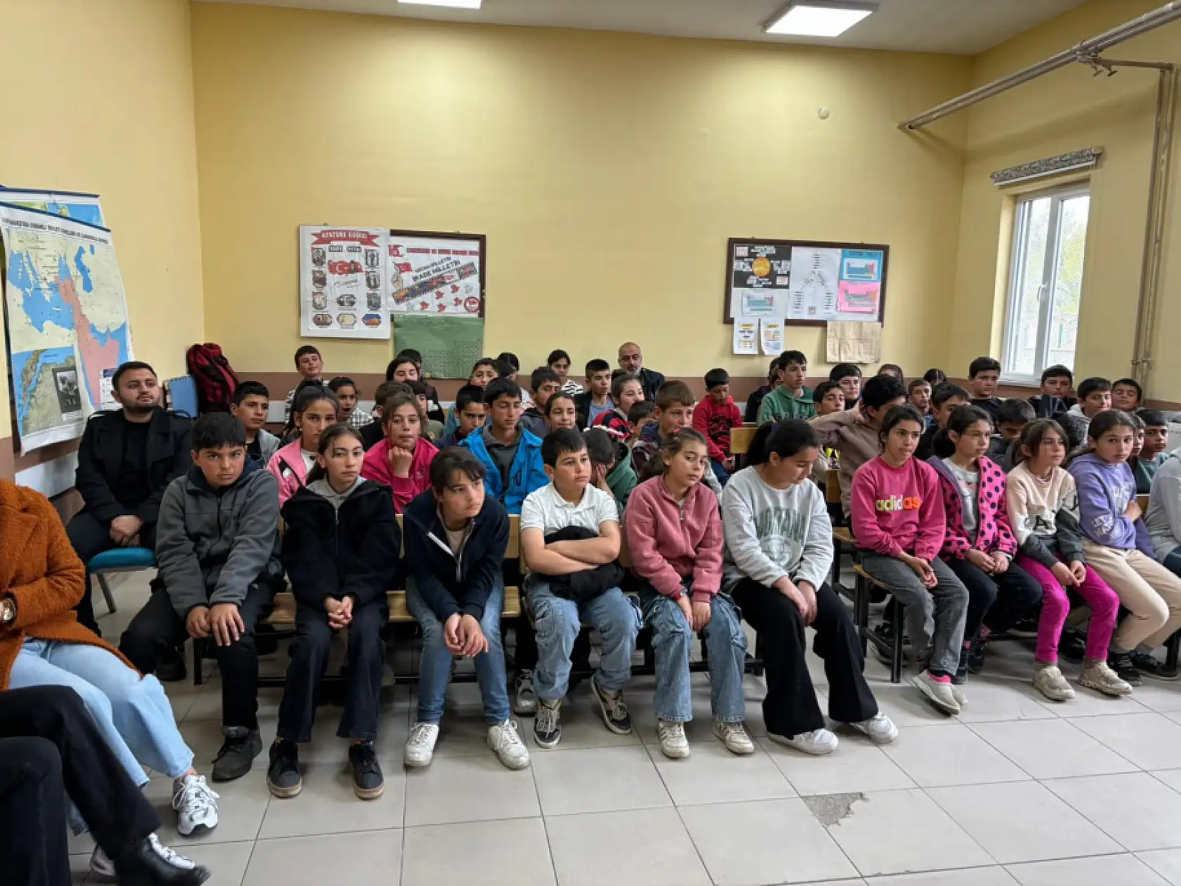 Yapay zeka söyleşileri Patnos'ta öğrencileri bilimle buluşturdu