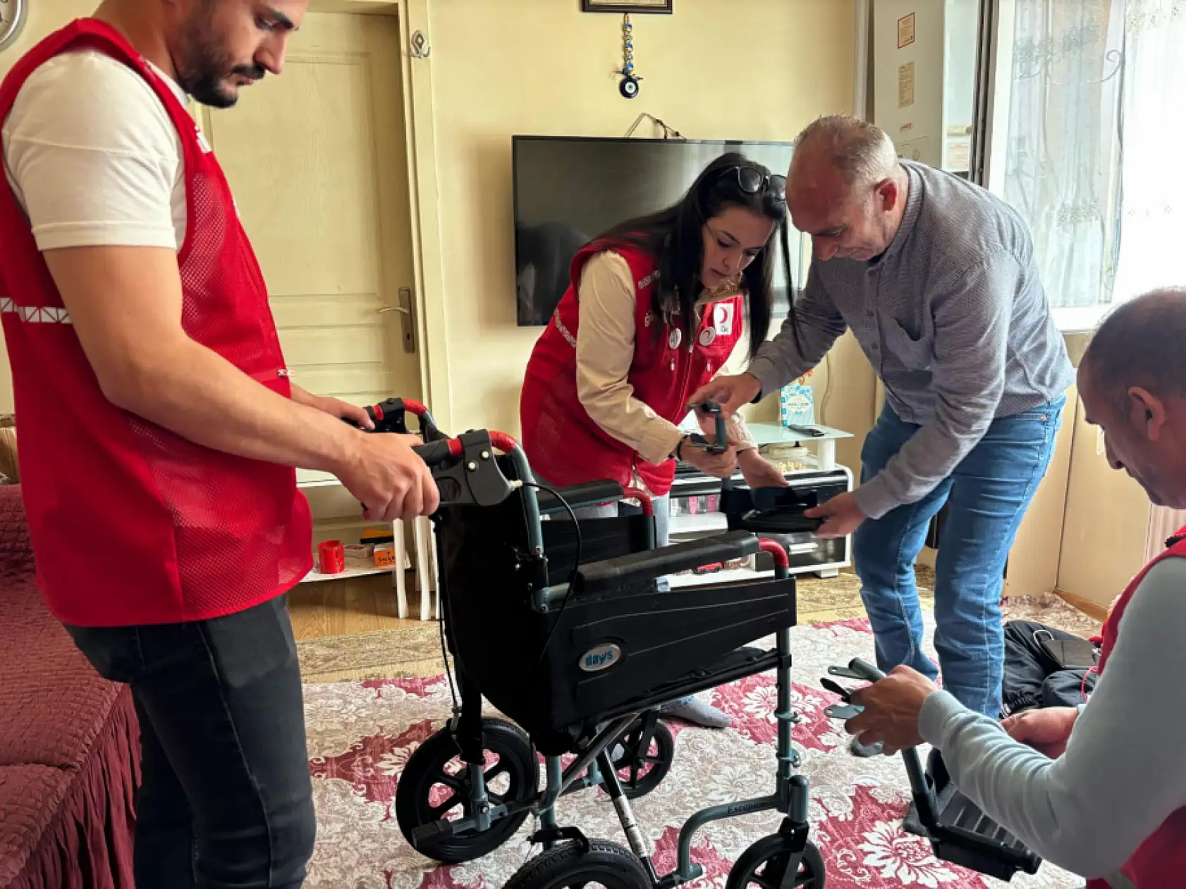 Ağrı'da bir gencin tekerlekli sandalye hayali gerçek oldu