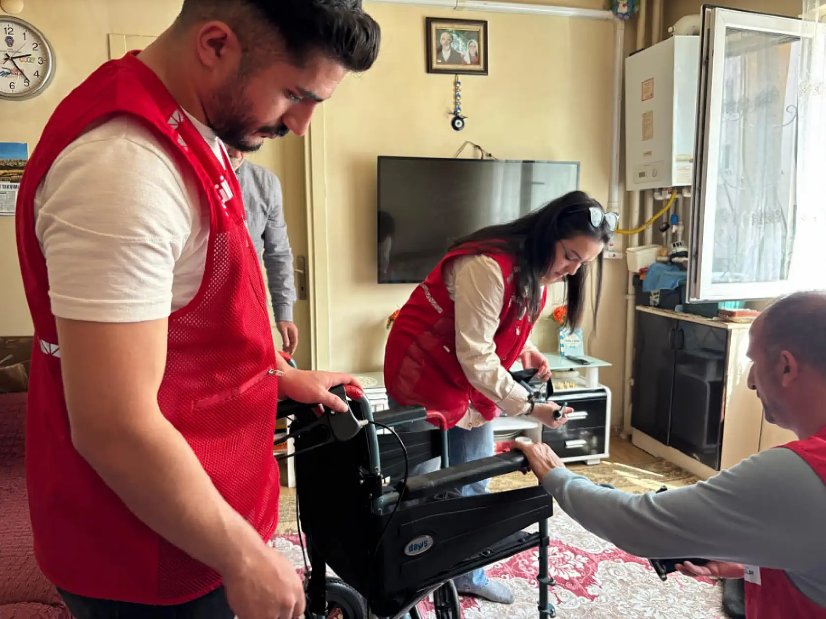 Ağrı'da bir gencin tekerlekli sandalye hayali gerçek oldu