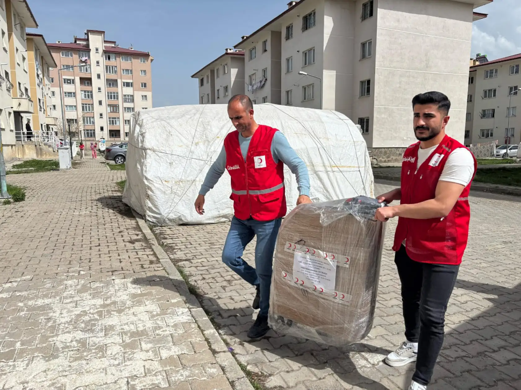 Ağrı'da bir gencin tekerlekli sandalye hayali gerçek oldu