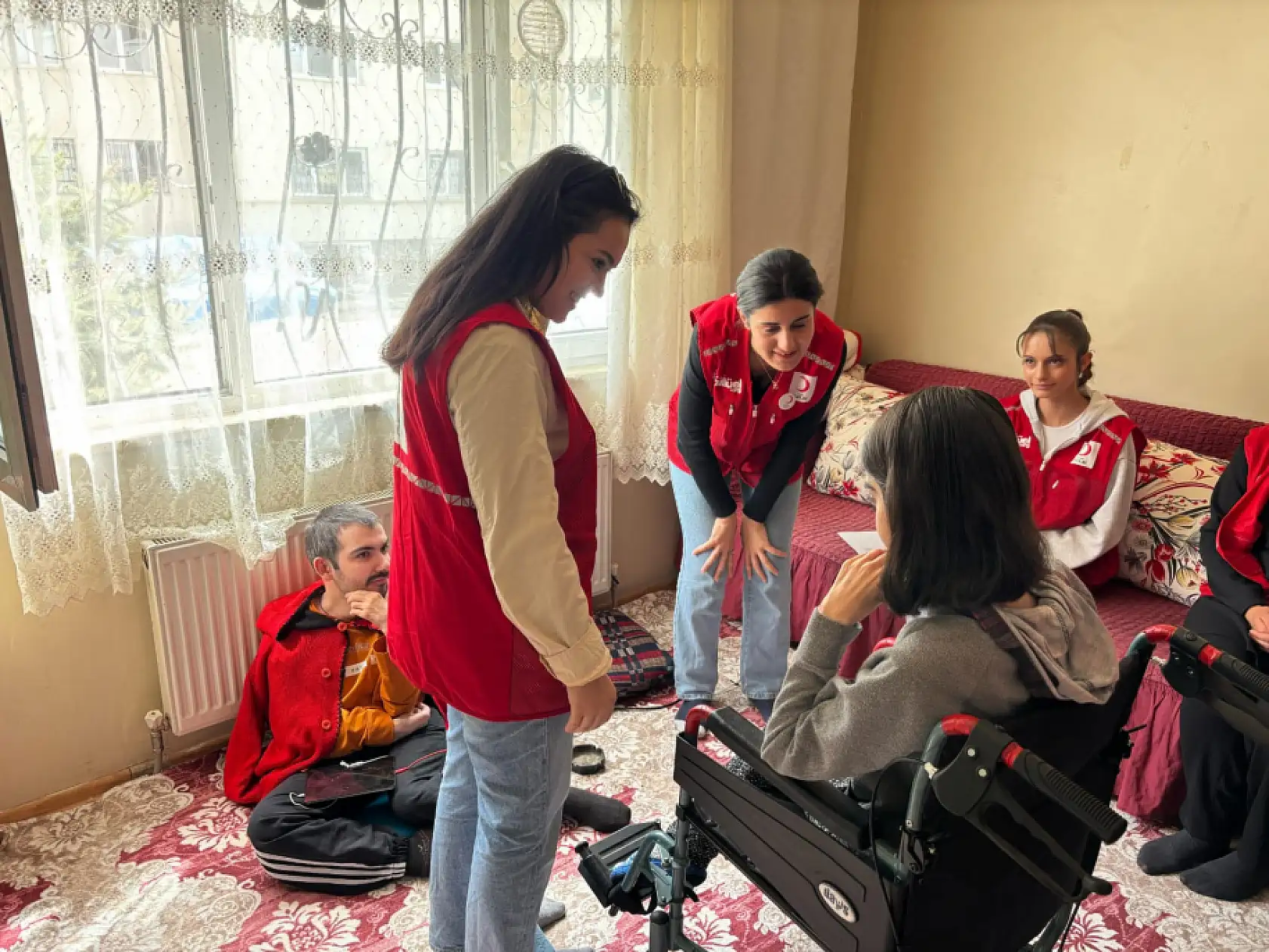 Ağrı'da bir gencin tekerlekli sandalye hayali gerçek oldu