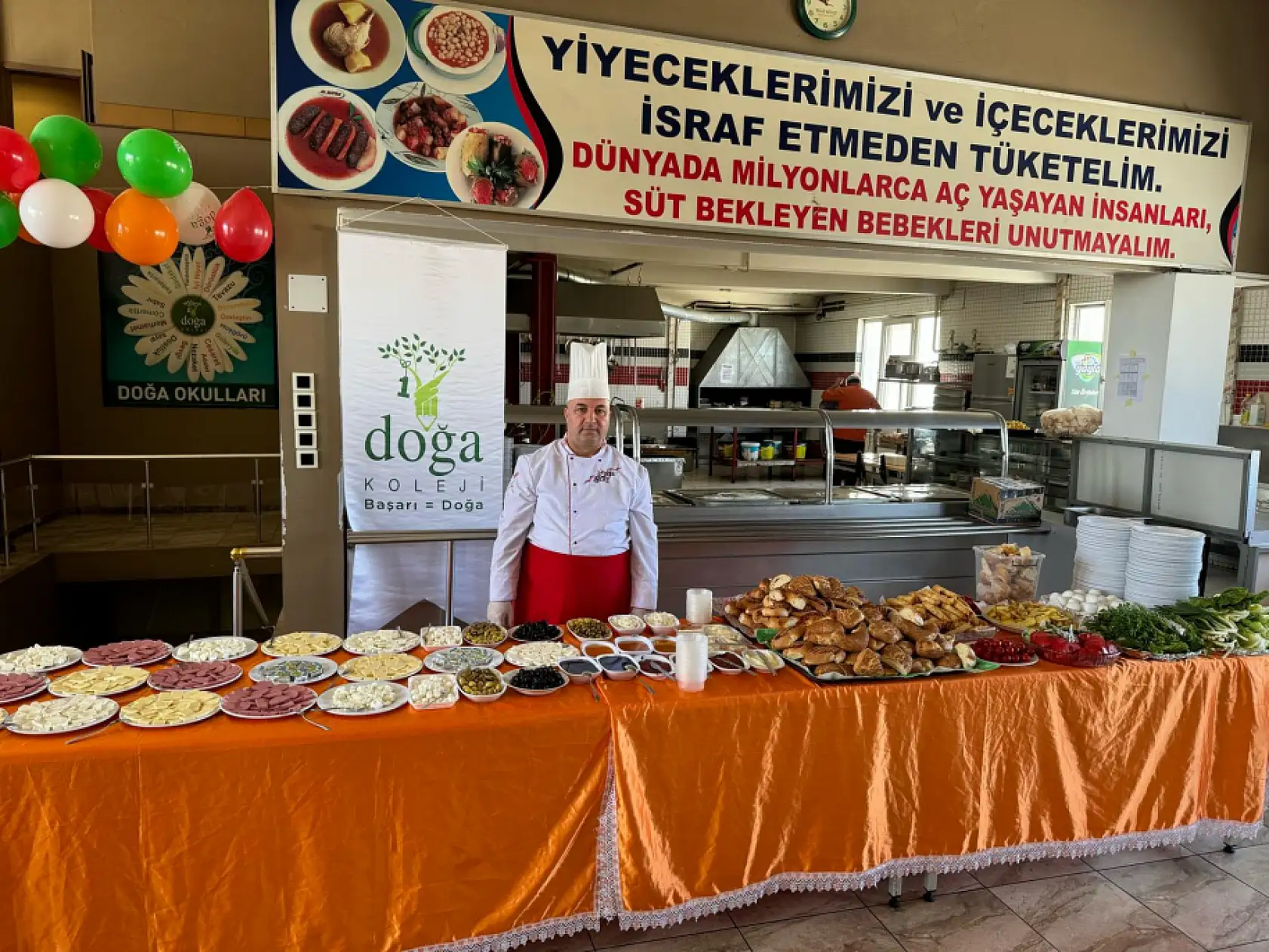 Ağrı Doğa Koleji'nde anlamlı anneler günü kutlaması gerçekleştirildi