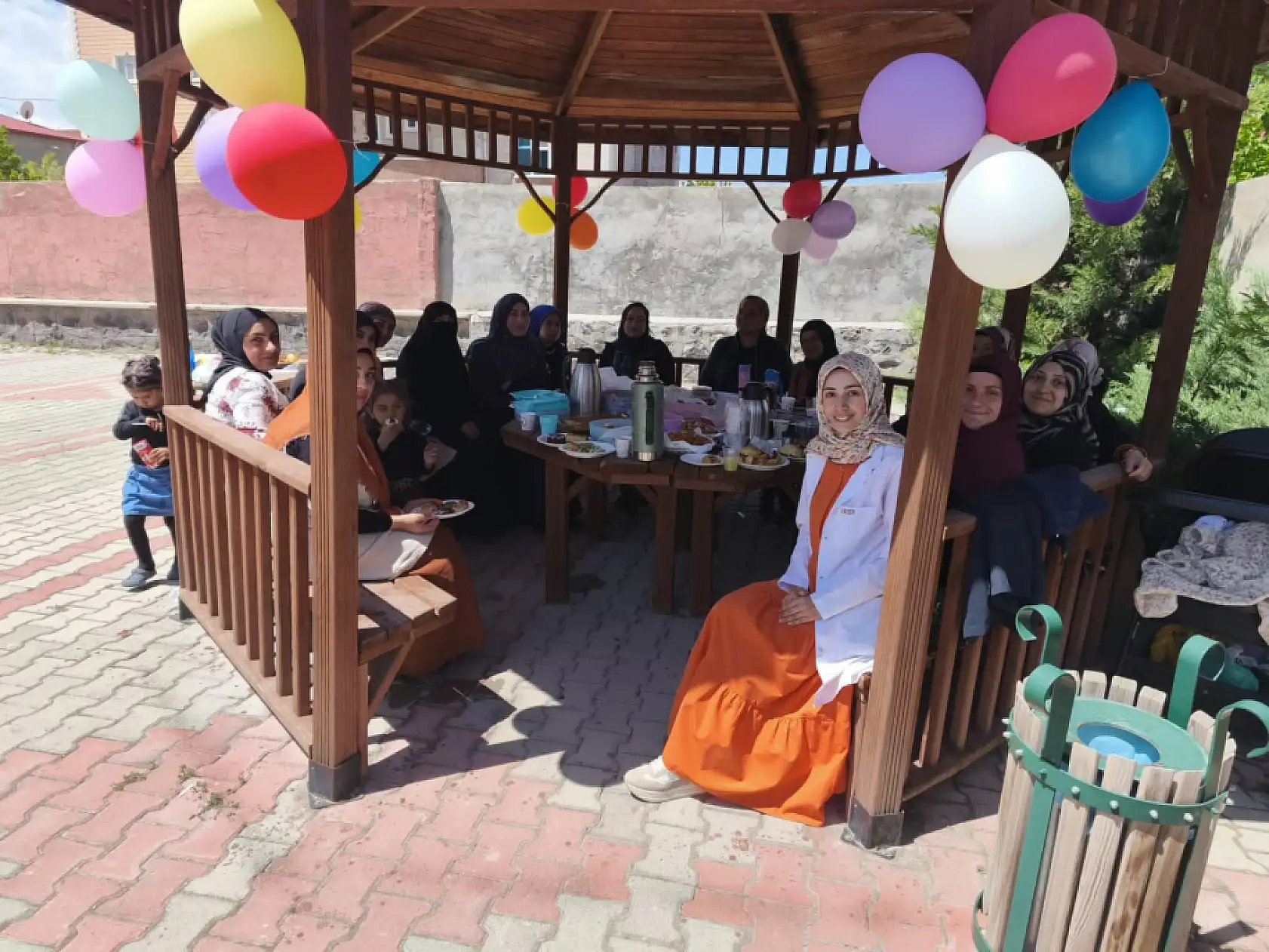 Doğubayazıt Aile Destek Merkezi anneler günü için özel program düzenledi